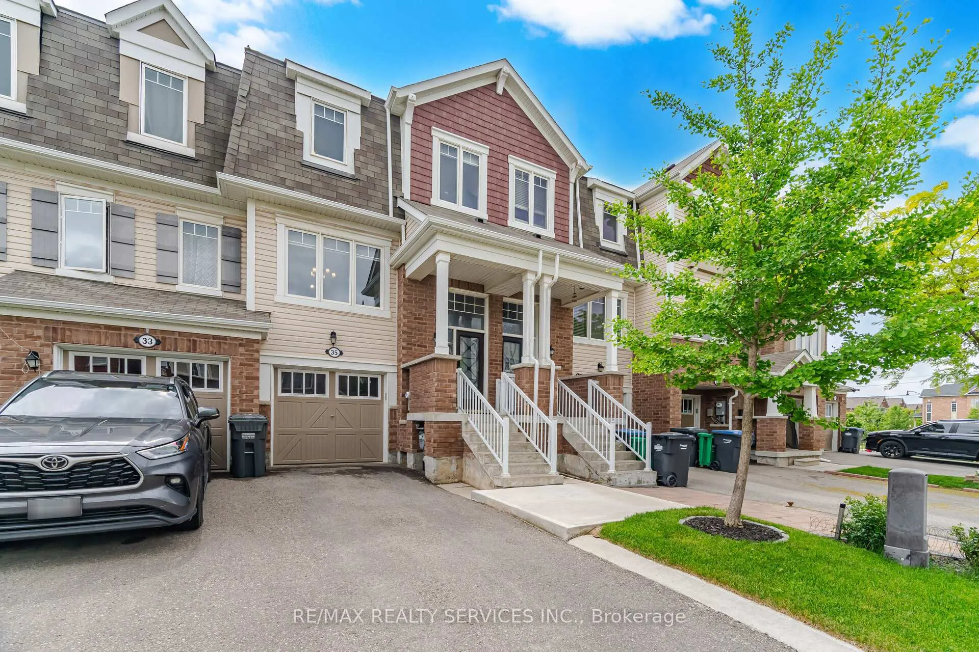 Photo 1 of 35 Metro Crescent, Brampton, Northwest Brampton — HOMEH