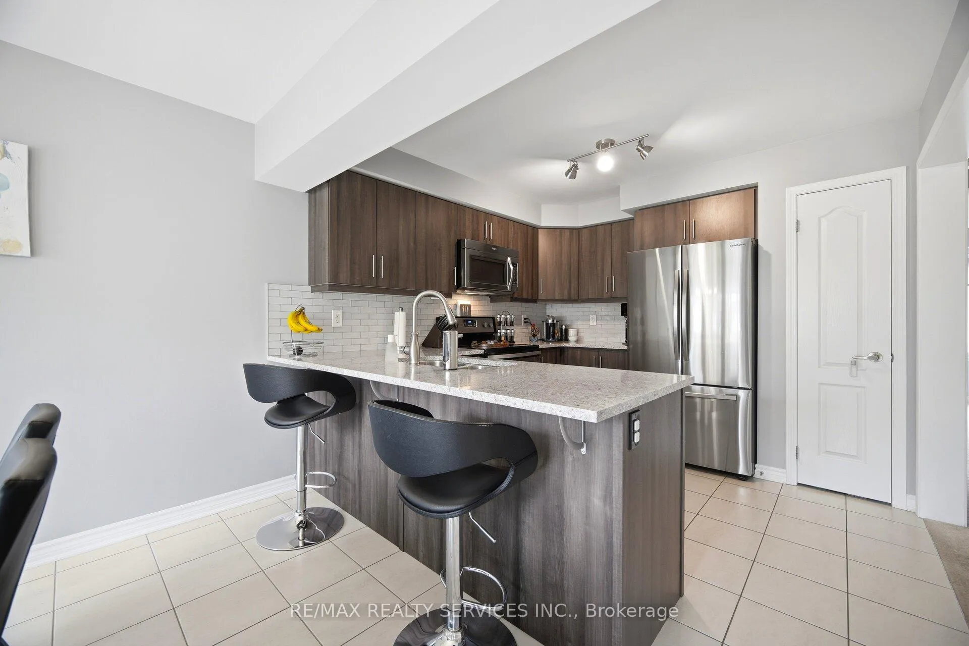 Photo 6 of 35 Metro Crescent, Brampton, Northwest Brampton — HOMEH