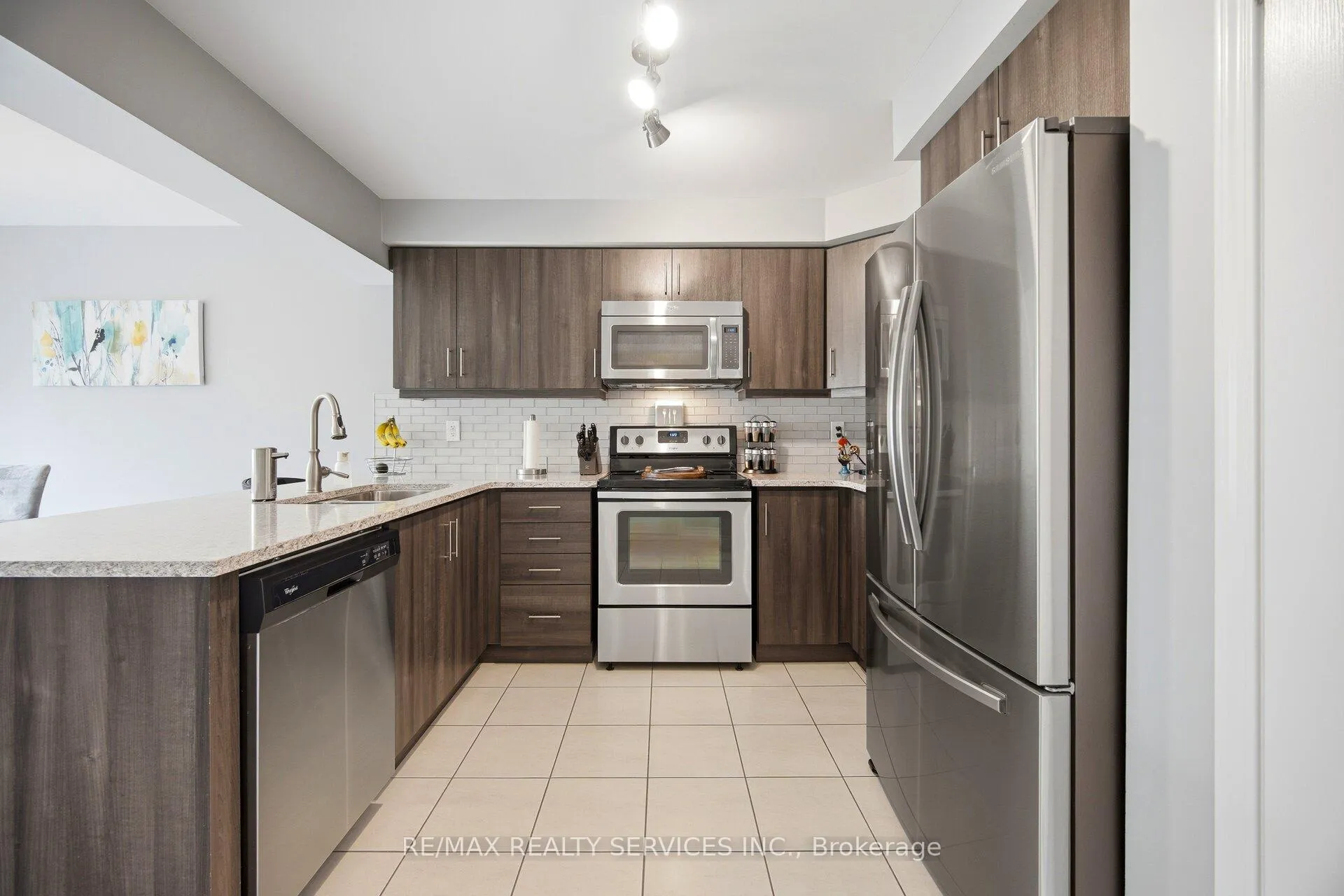 Photo 7 of 35 Metro Crescent, Brampton, Northwest Brampton — HOMEH