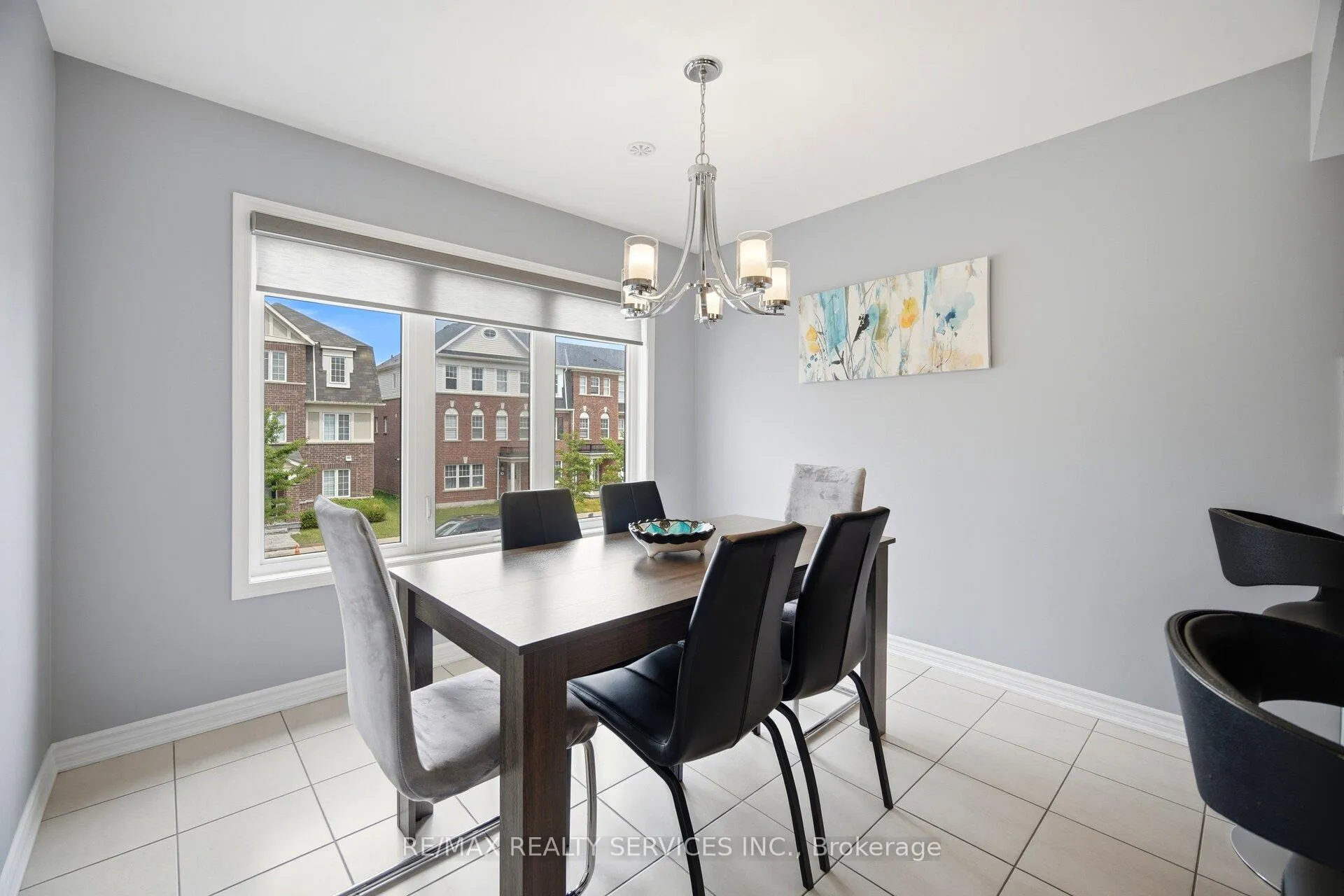 Photo 10 of 35 Metro Crescent, Brampton, Northwest Brampton — HOMEH