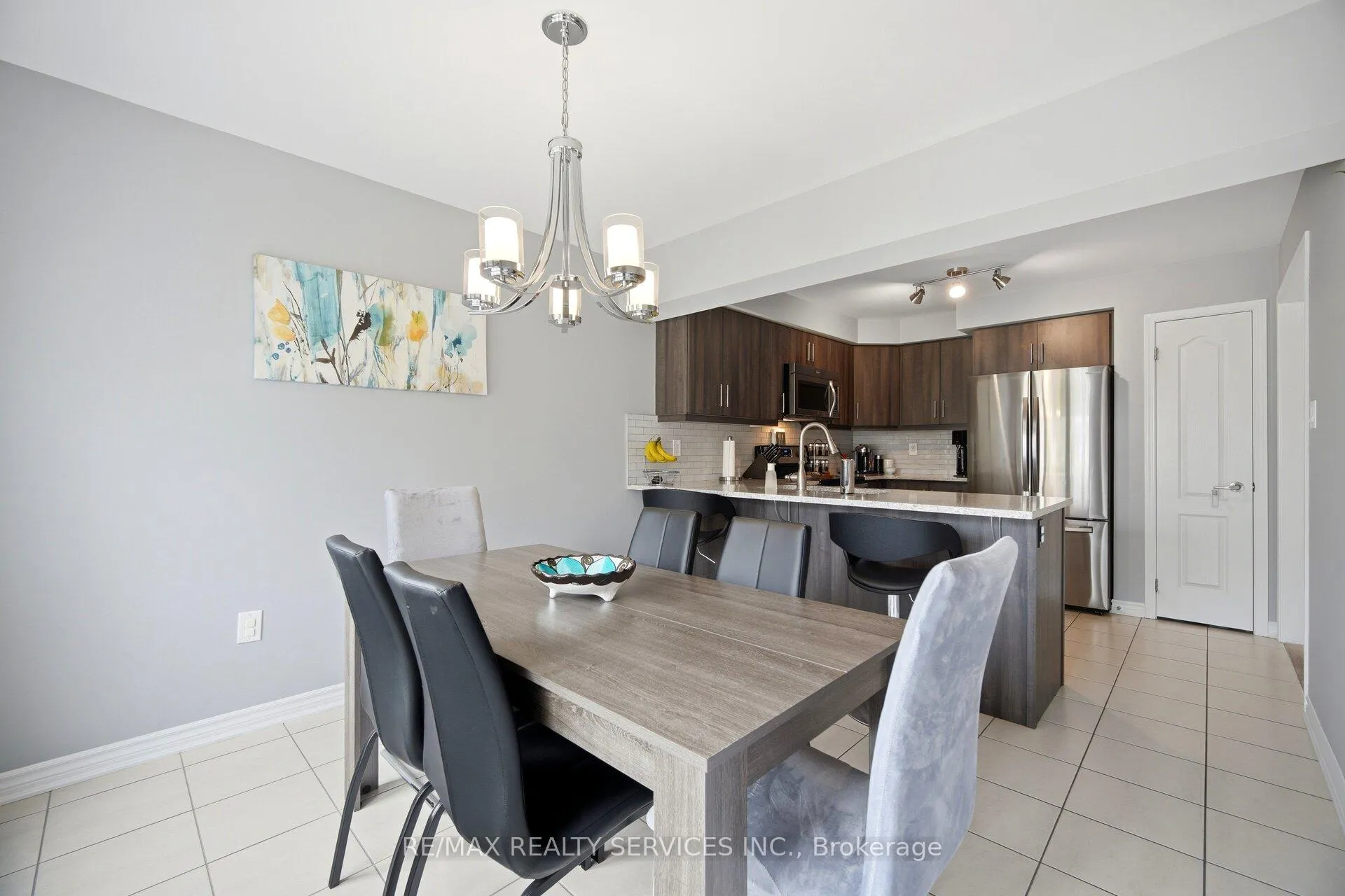 Photo 12 of 35 Metro Crescent, Brampton, Northwest Brampton — HOMEH