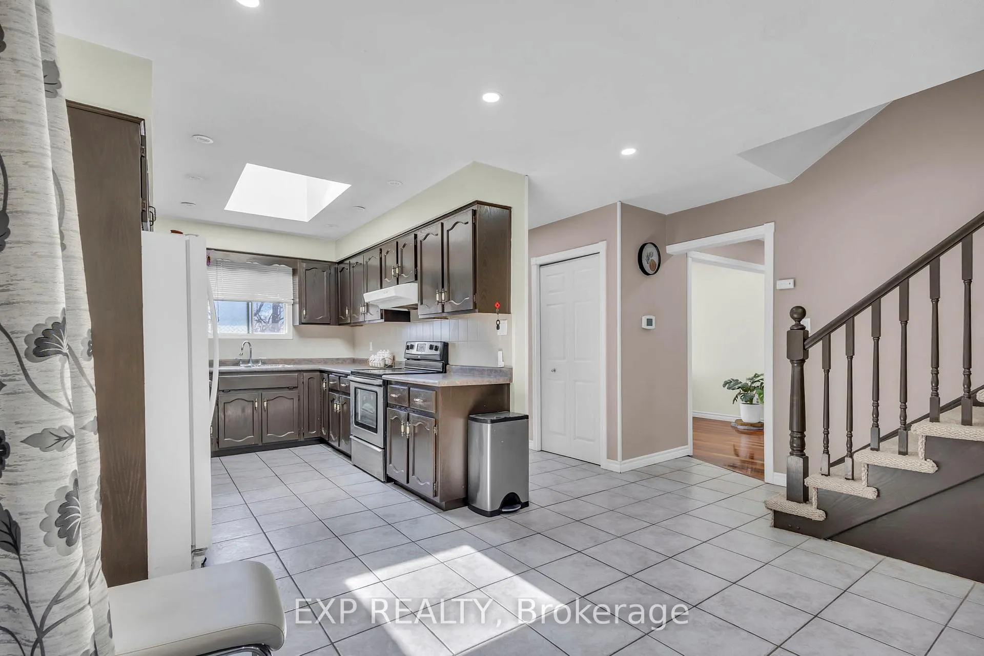 Photo 18 of 146 Bechtel Drive, Kitchener — HOMEH