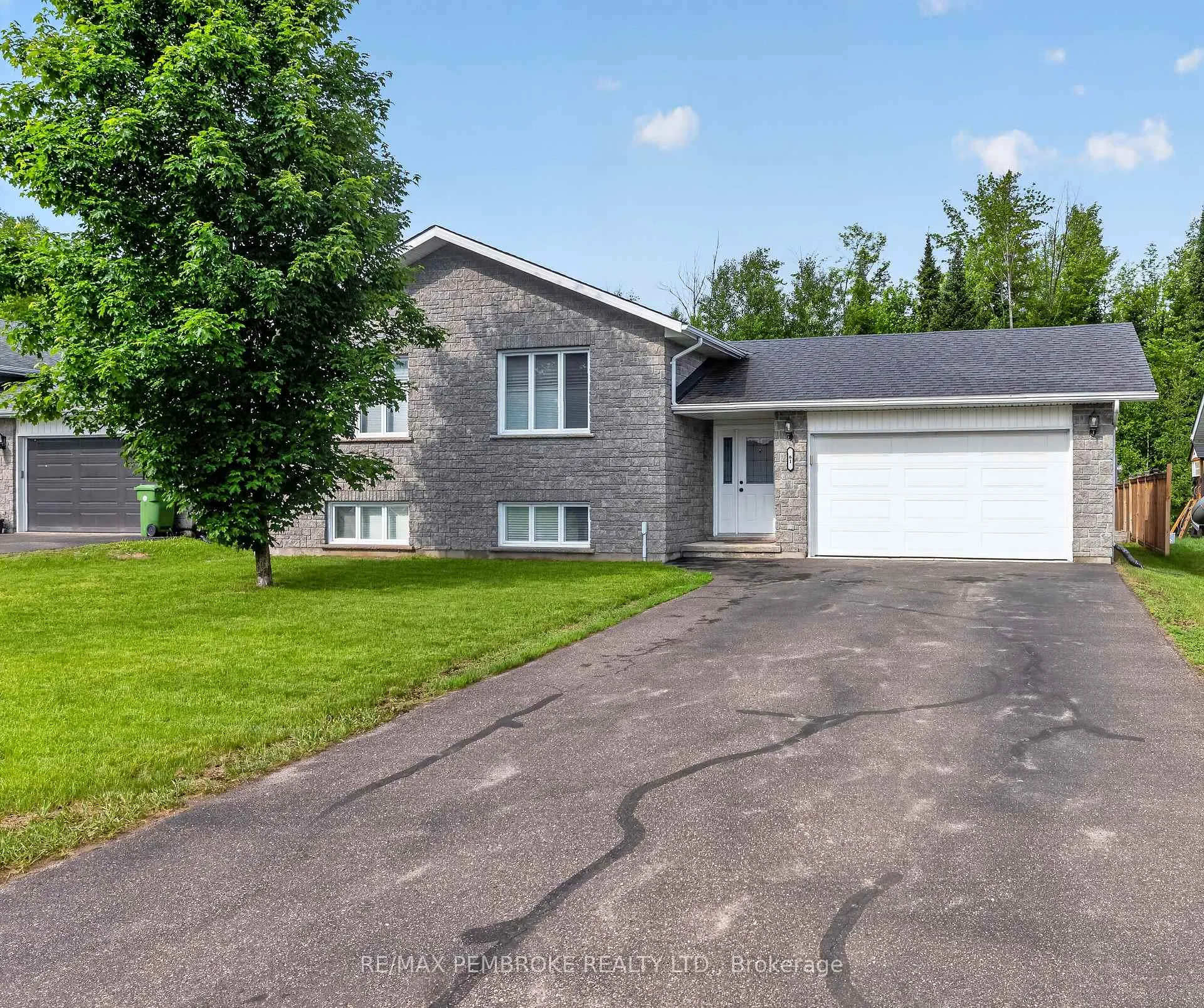 Photo 1 of 61 Oak Avenue, Petawawa — HOMEH