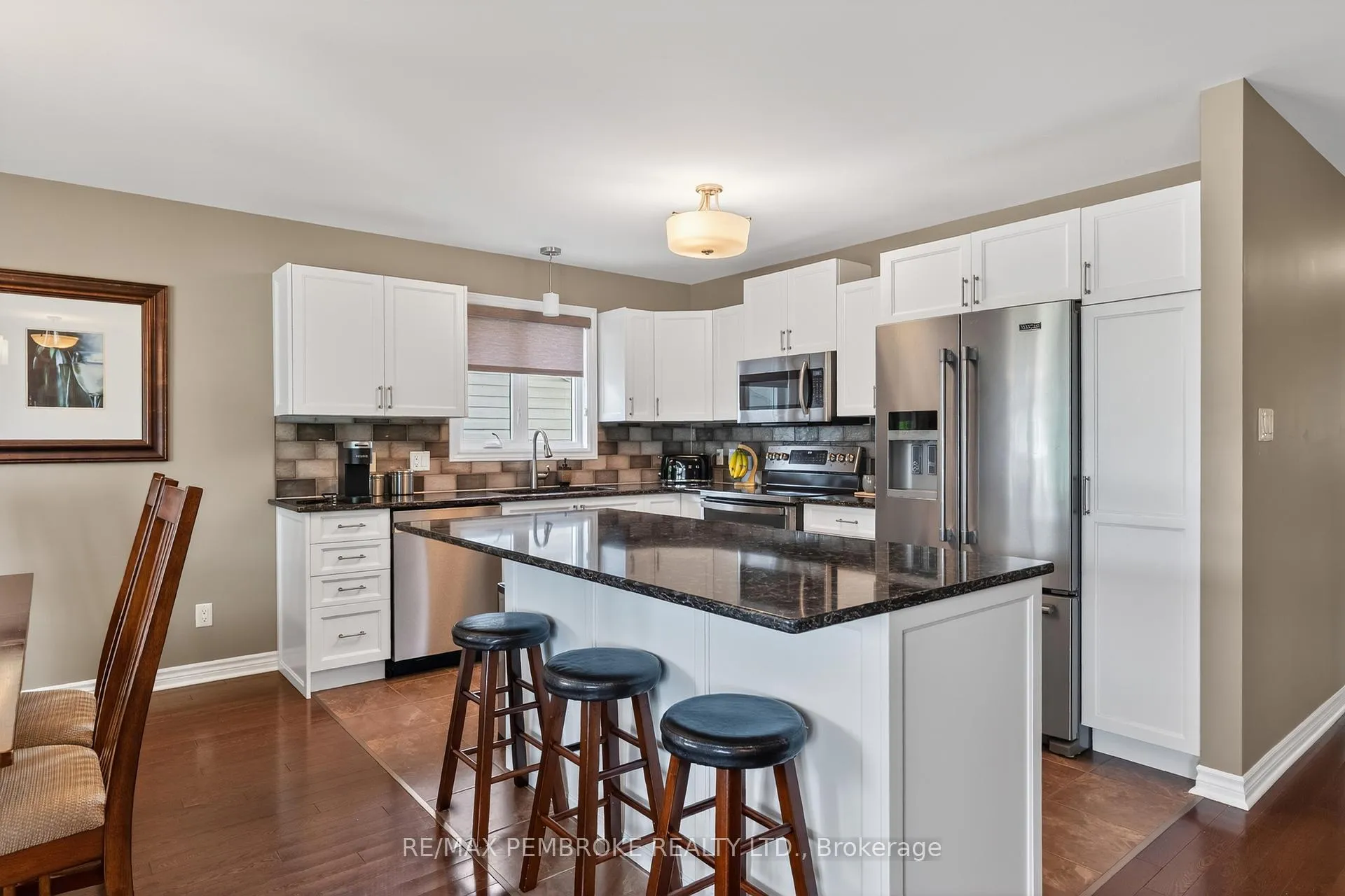 Photo 10 of 61 Oak Avenue, Petawawa — HOMEH