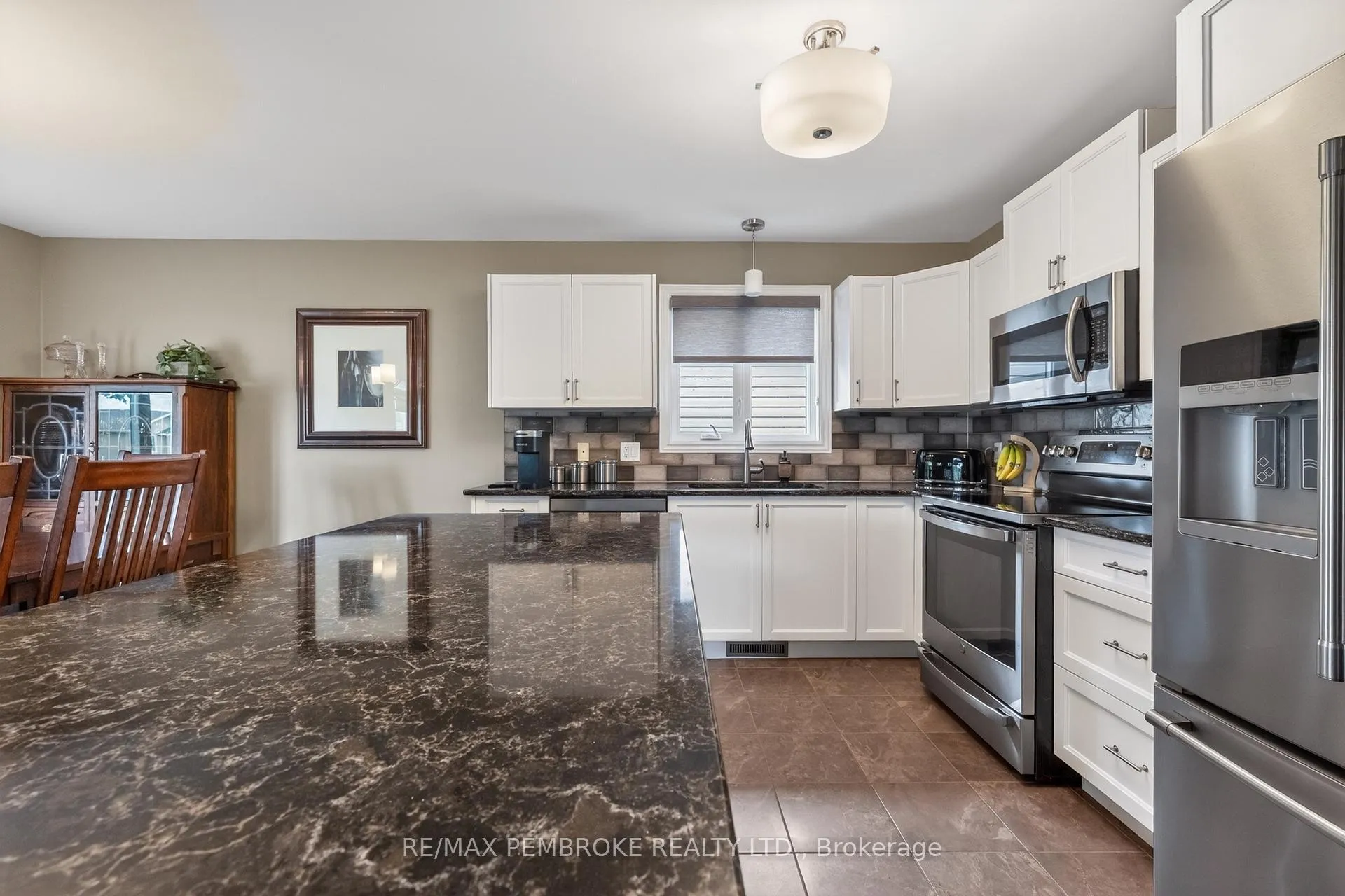 Photo 12 of 61 Oak Avenue, Petawawa — HOMEH