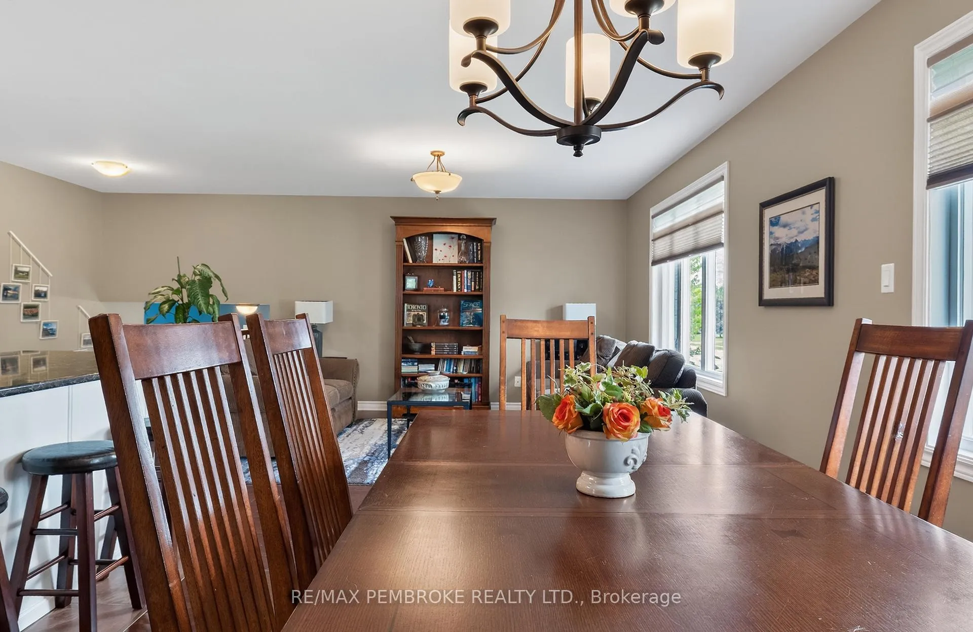 Photo 13 of 61 Oak Avenue, Petawawa — HOMEH