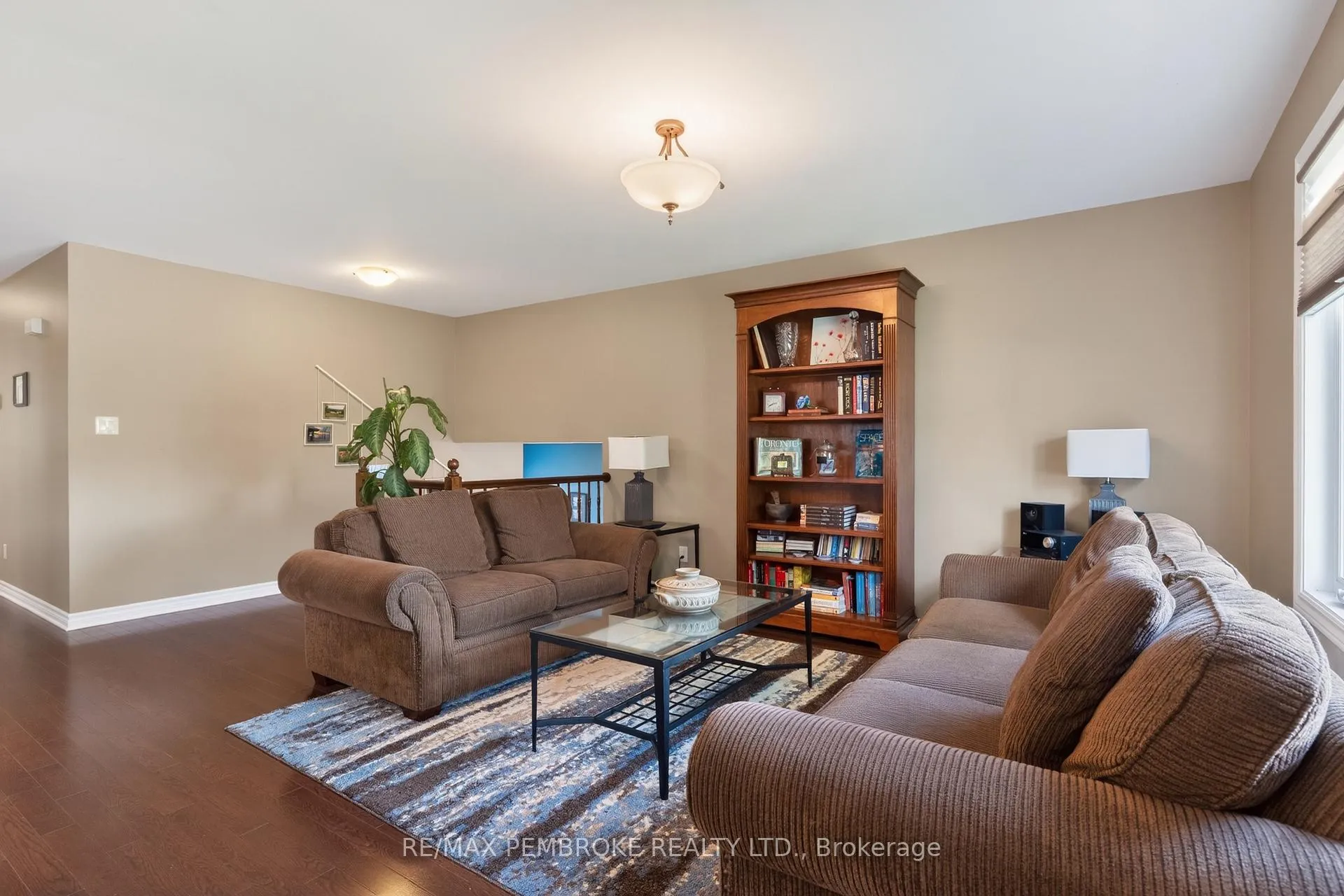 Photo 14 of 61 Oak Avenue, Petawawa — HOMEH
