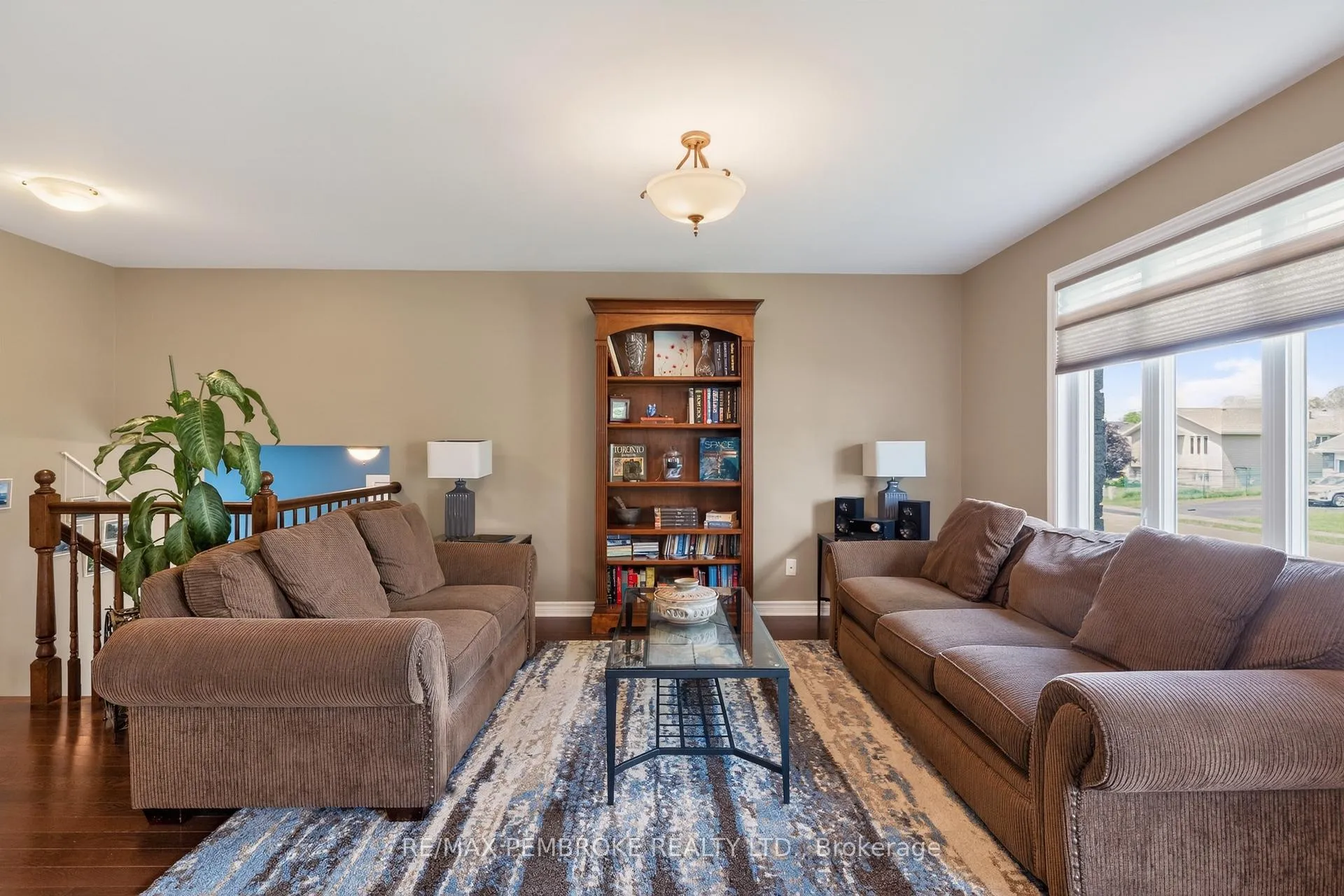 Photo 15 of 61 Oak Avenue, Petawawa — HOMEH