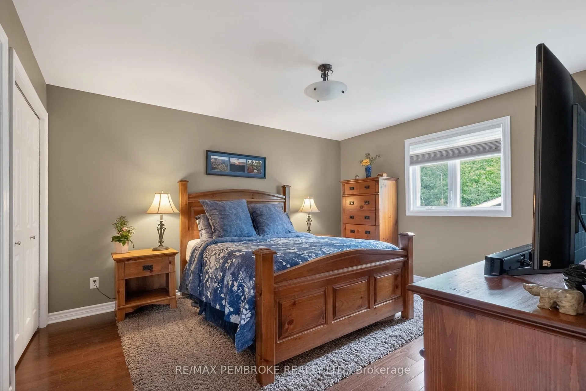 Photo 21 of 61 Oak Avenue, Petawawa — HOMEH