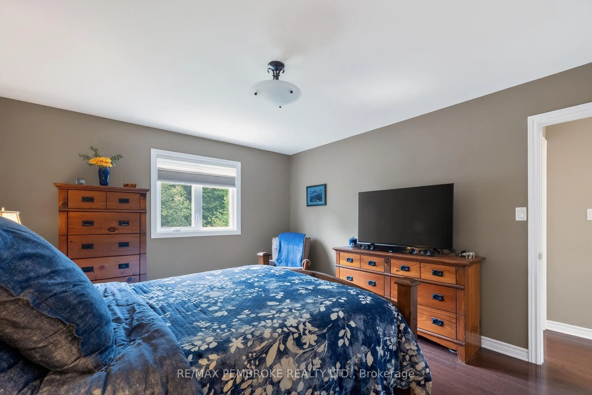 Photo 22 of 61 Oak Avenue, Petawawa — HOMEH
