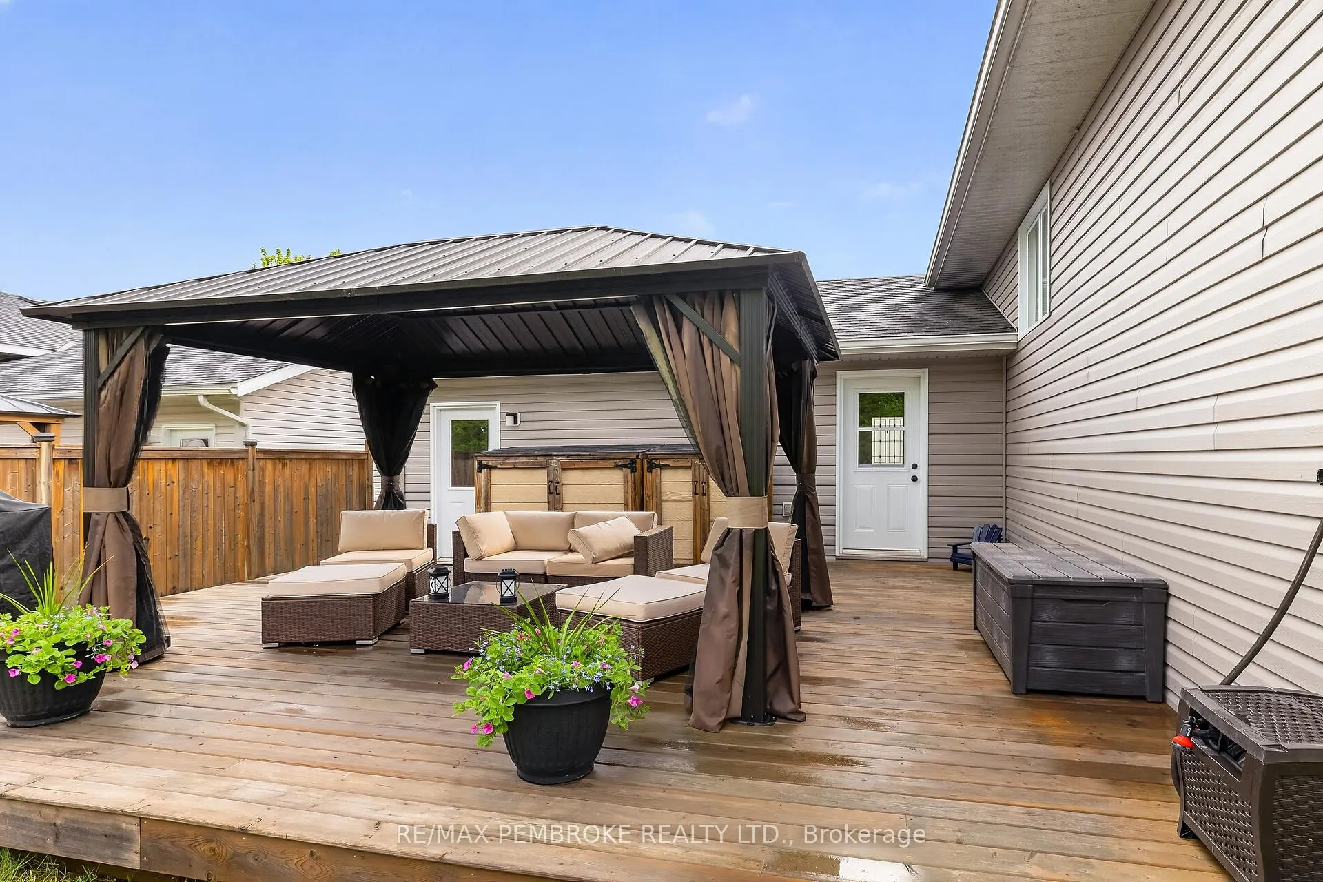 Photo 43 of 61 Oak Avenue, Petawawa — HOMEH