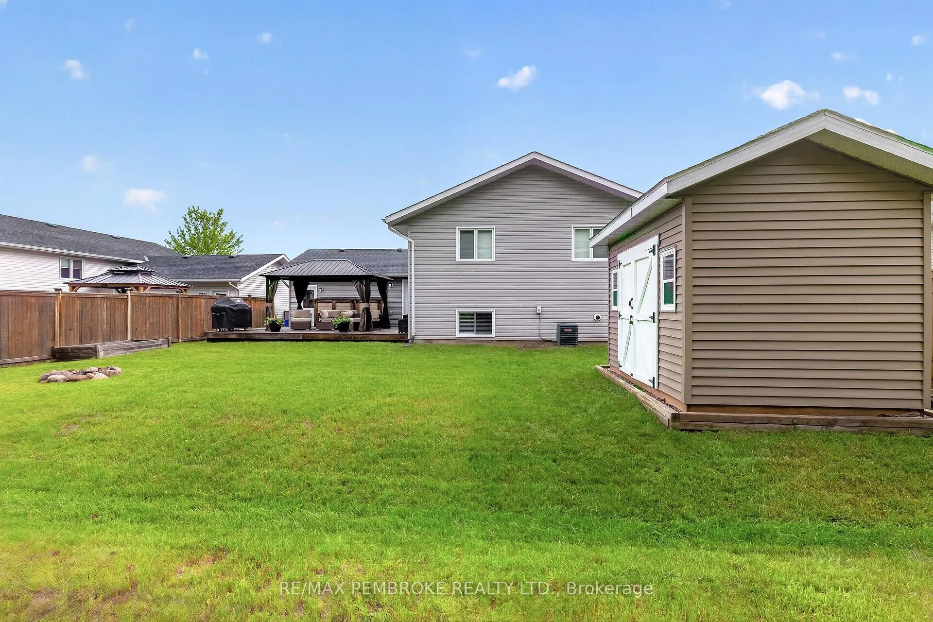 Photo 46 of 61 Oak Avenue, Petawawa — HOMEH