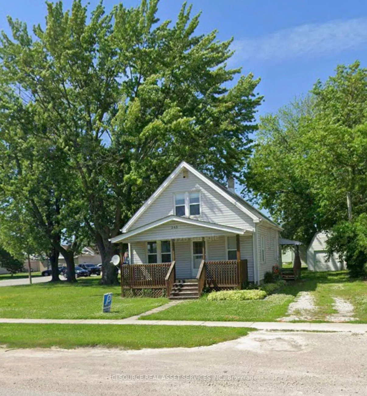 Photo 1 of 543 St Charles Street, Lakeshore — HOMEH