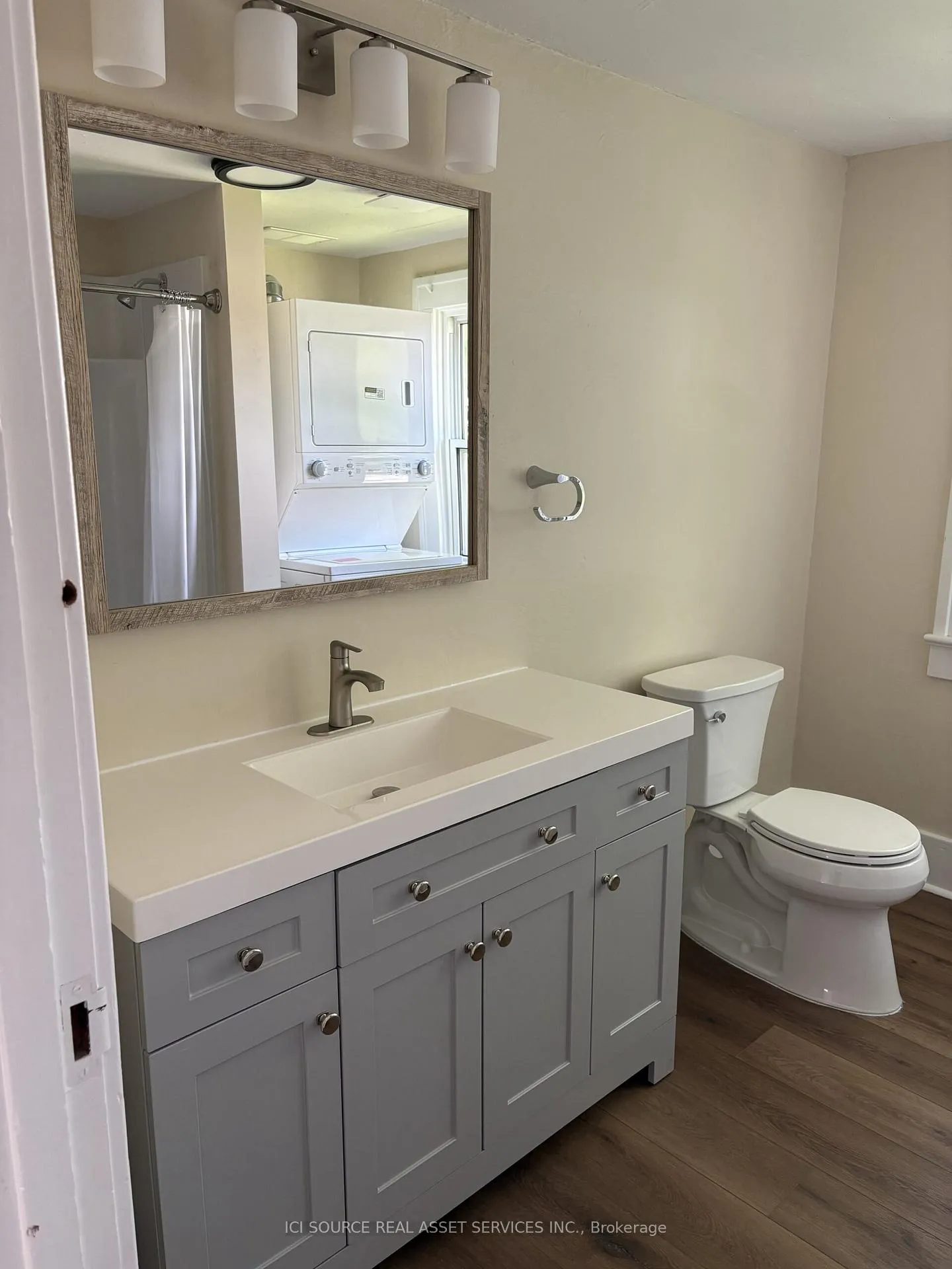 Photo 9 of 543 St Charles Street, Lakeshore — HOMEH