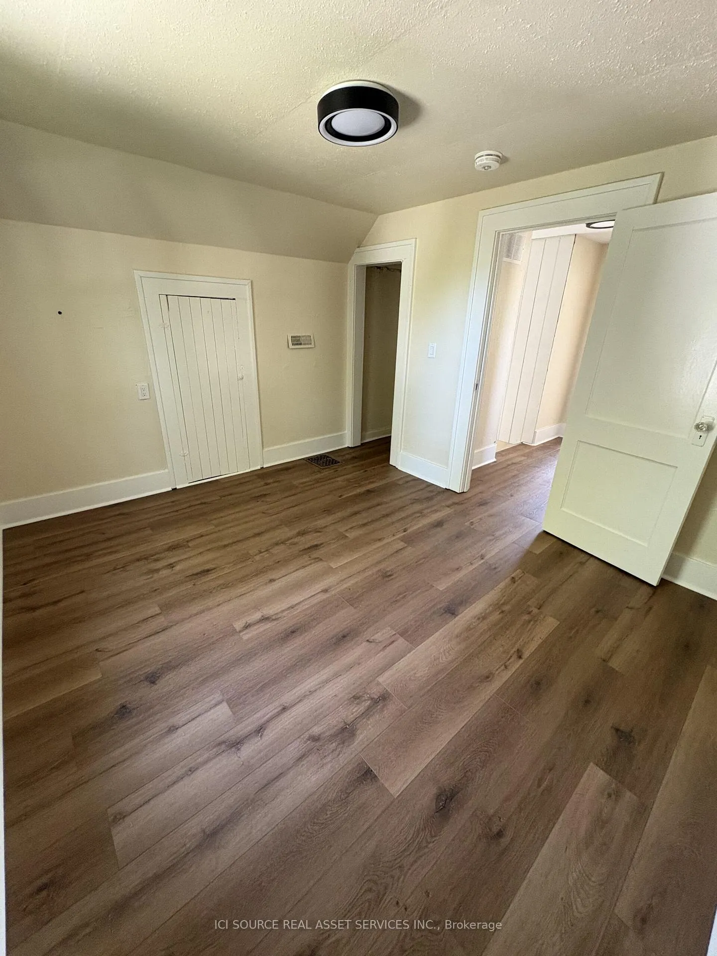Photo 13 of 543 St Charles Street, Lakeshore — HOMEH