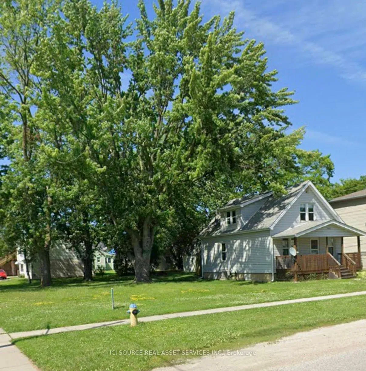 Photo 15 of 543 St Charles Street, Lakeshore — HOMEH