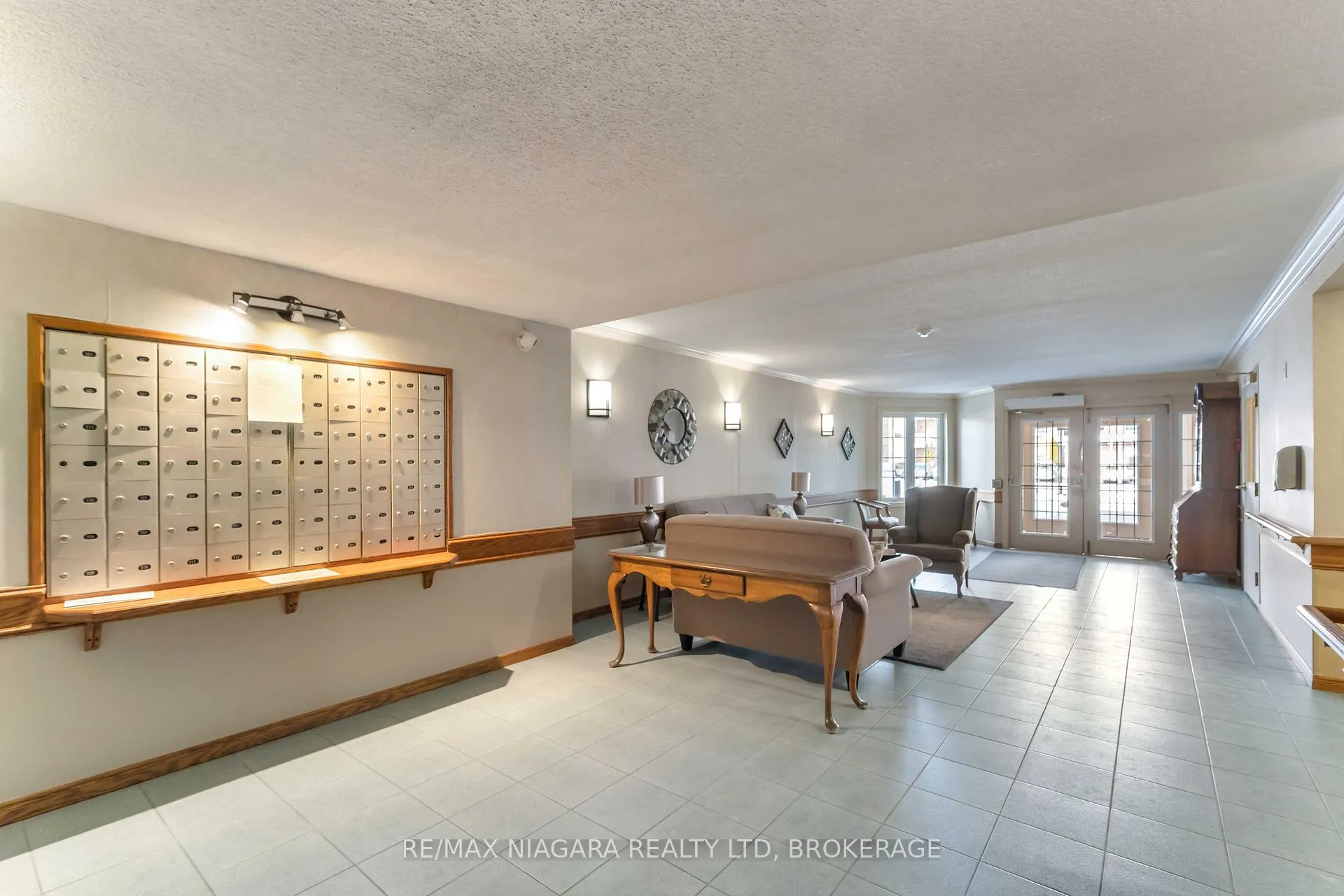 Photo 2 of Unit 210, 3420 Frederick Avenue, Lincoln, Lincoln-Jordan/Vineland — HOMEH