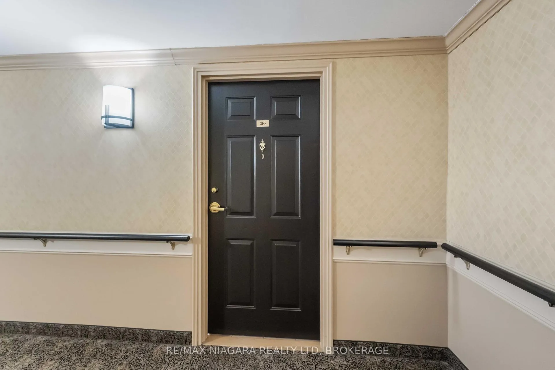 Photo 4 of Unit 210, 3420 Frederick Avenue, Lincoln, Lincoln-Jordan/Vineland — HOMEH