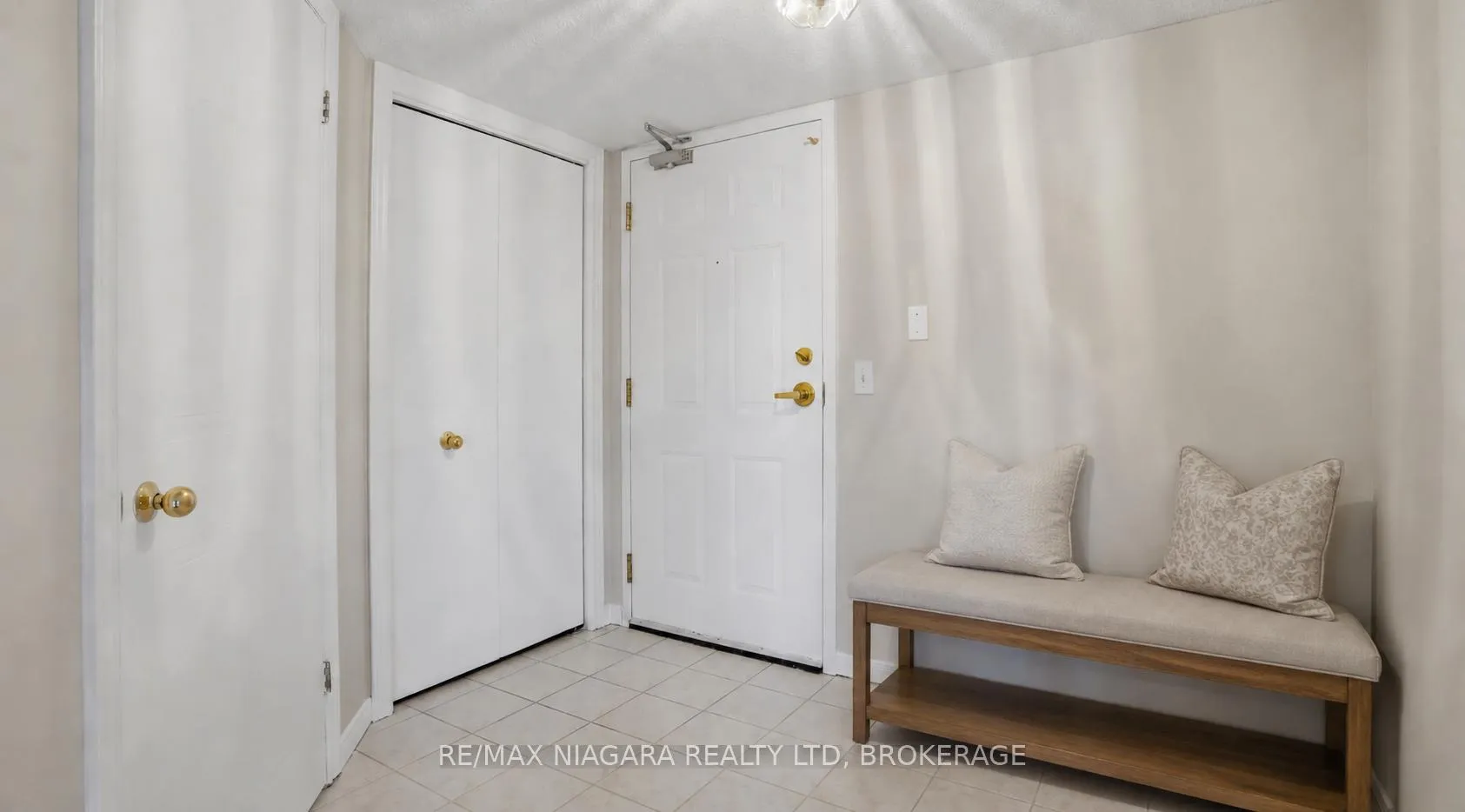 Photo 5 of Unit 210, 3420 Frederick Avenue, Lincoln, Lincoln-Jordan/Vineland — HOMEH