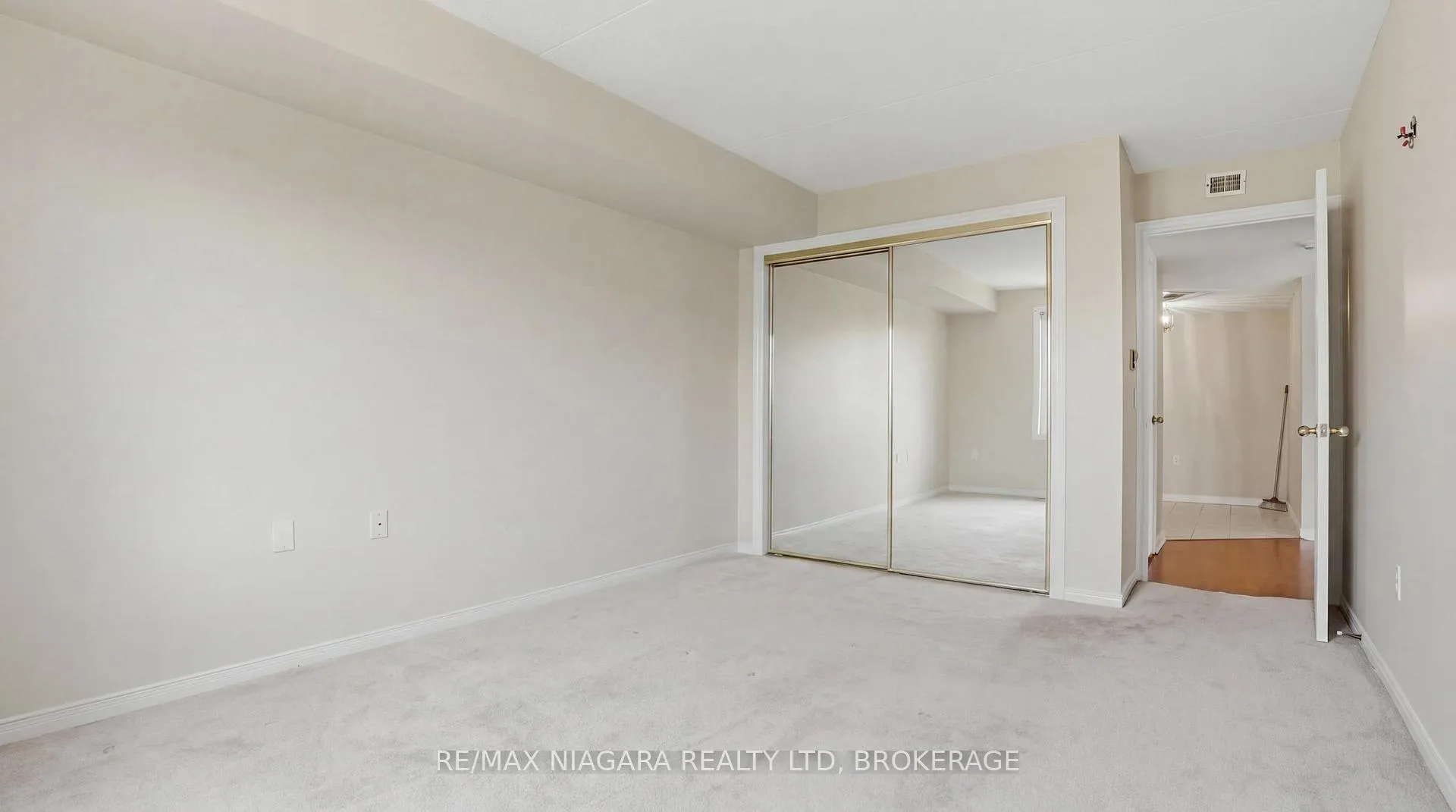 Photo 23 of Unit 210, 3420 Frederick Avenue, Lincoln, Lincoln-Jordan/Vineland — HOMEH