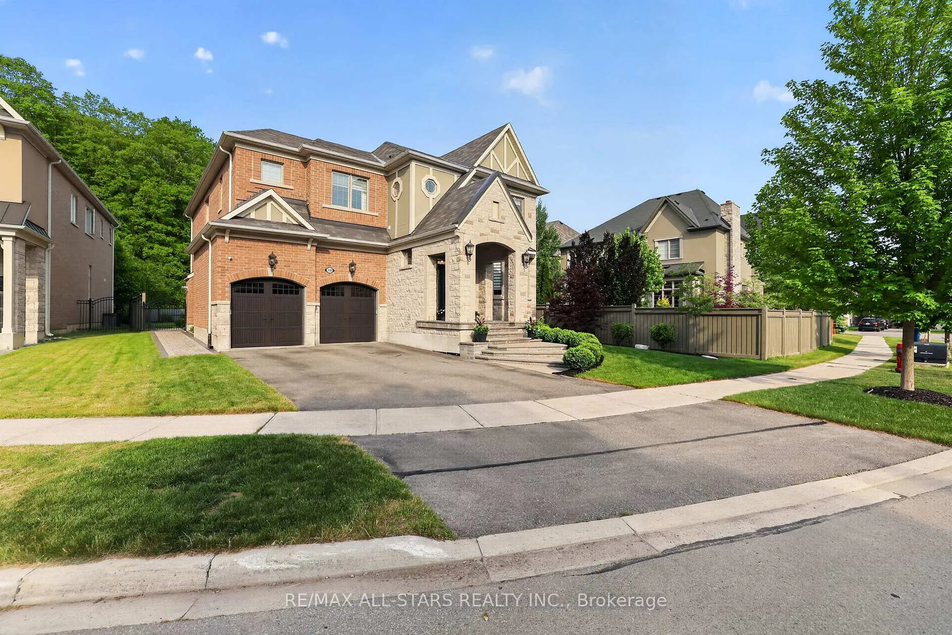 Photo 2 of 10 Forest Grove Court, Aurora, Rural Aurora — HOMEH