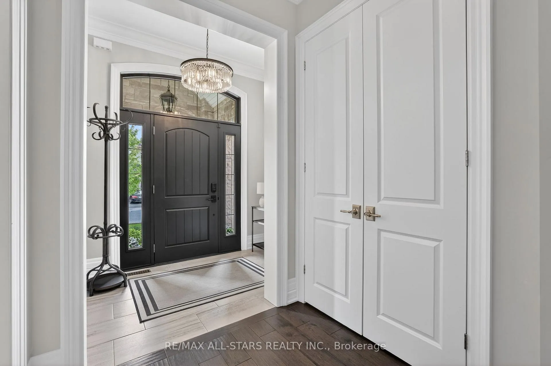 Photo 5 of 10 Forest Grove Court, Aurora, Rural Aurora — HOMEH
