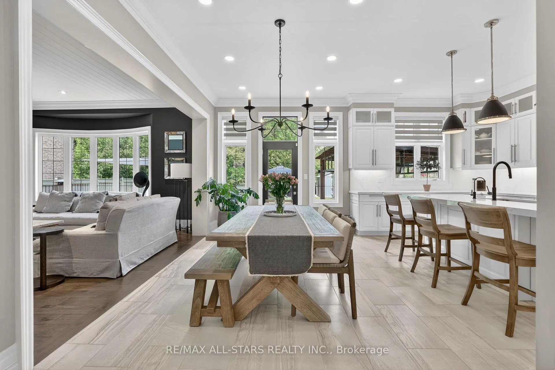 Photo 13 of 10 Forest Grove Court, Aurora, Rural Aurora — HOMEH