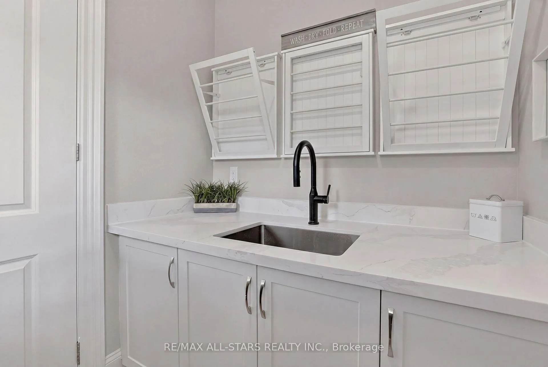 Photo 39 of 10 Forest Grove Court, Aurora, Rural Aurora — HOMEH