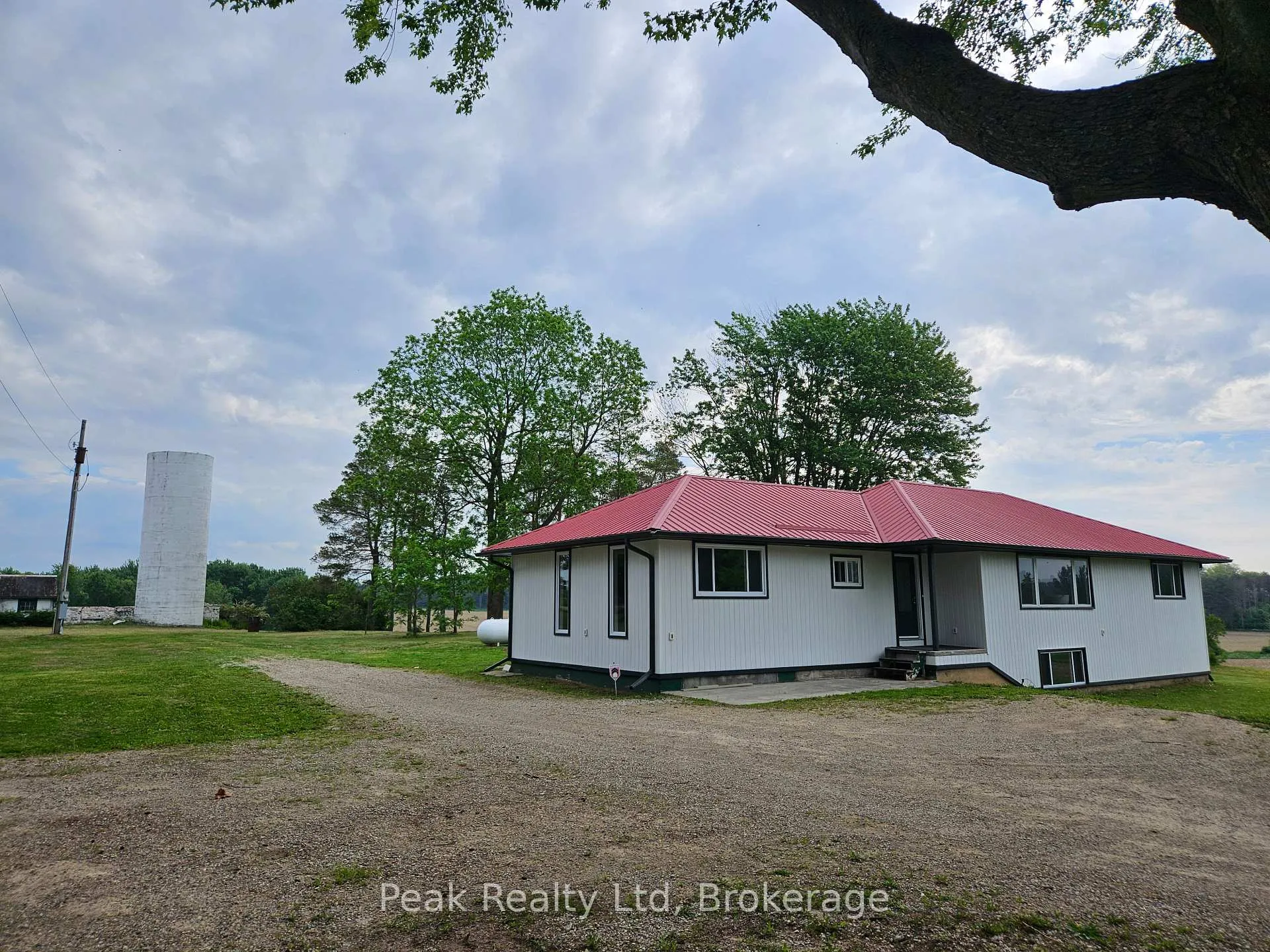 Photo 4 of 38934 Belgrave Road, North Huron, East Wawanosh — HOMEH