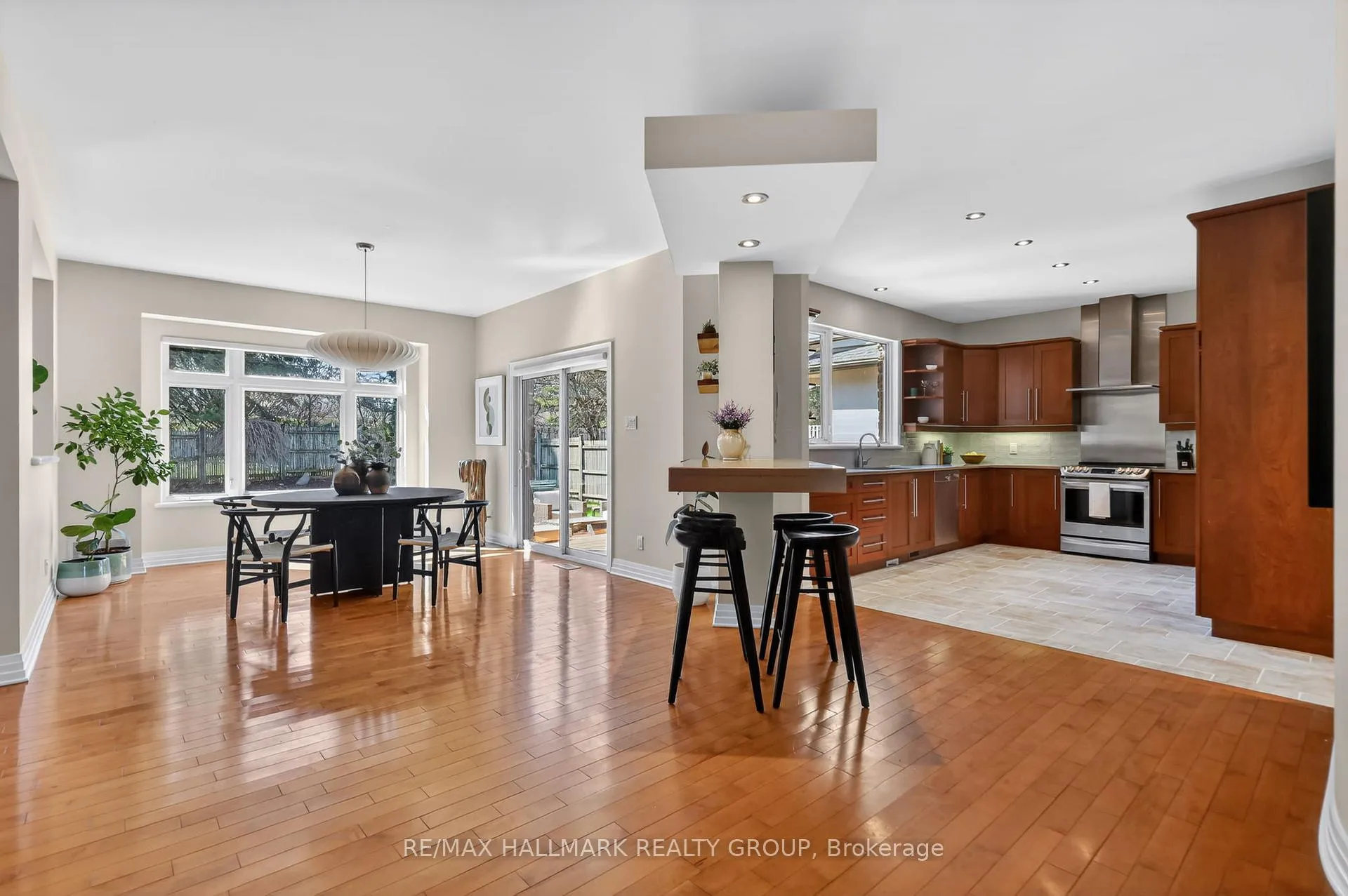 Photo 41 of 1934 Lenester Avenue, Ottawa, McKellar Heights/Glabar Park — HOMEH