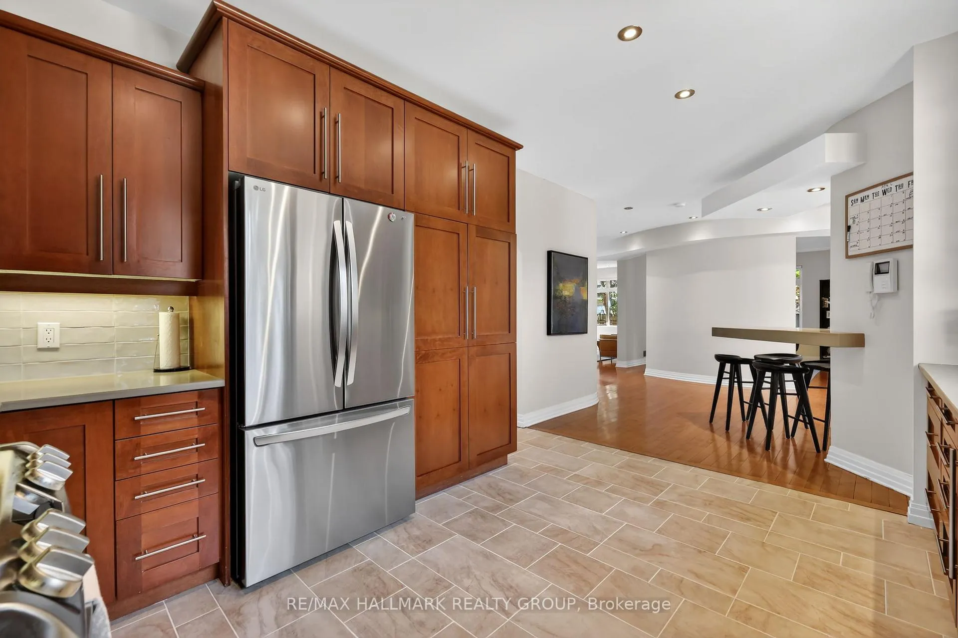 Photo 5 of 1934 Lenester Avenue, Ottawa, McKellar Heights/Glabar Park — HOMEH