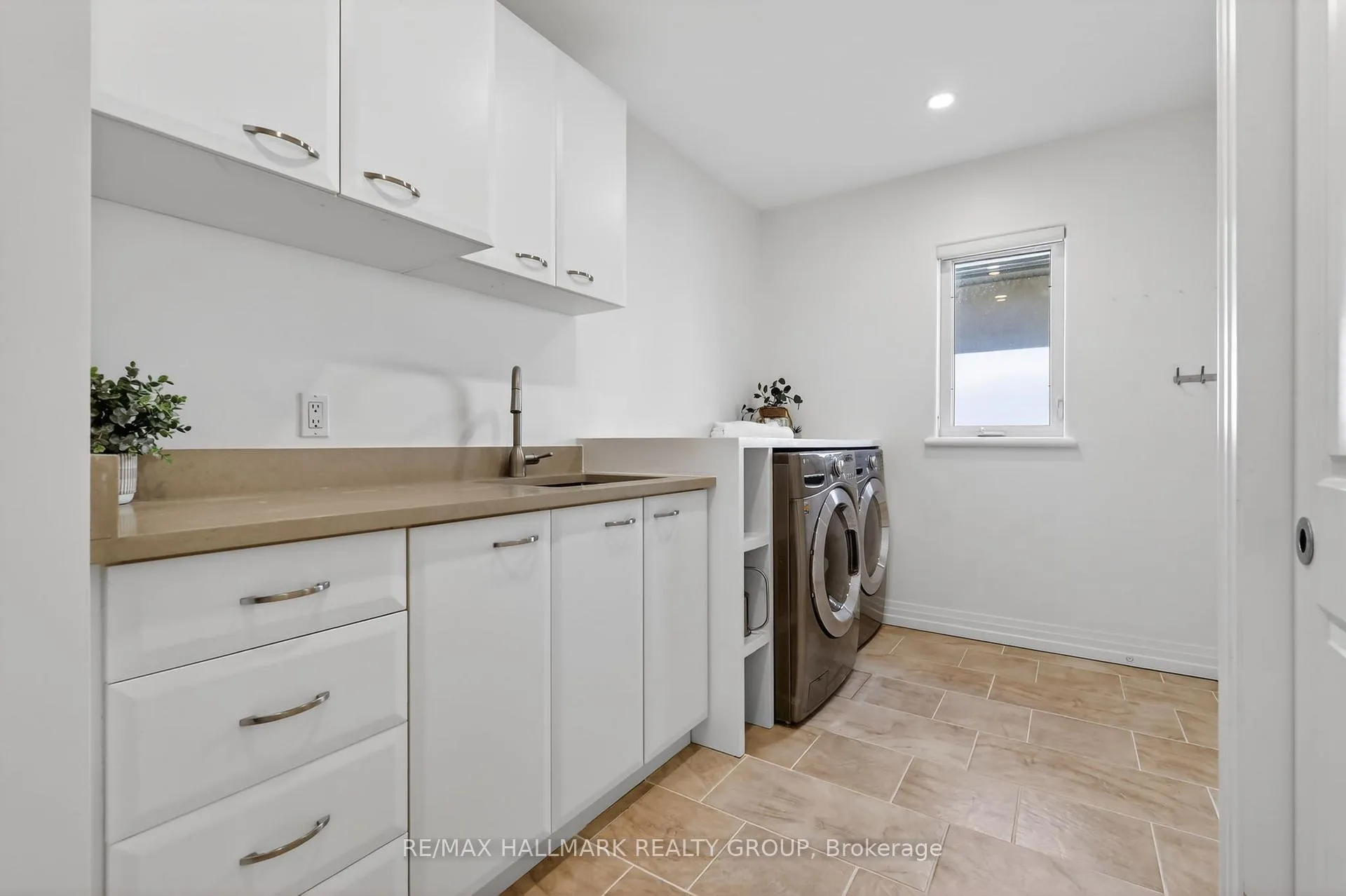 Photo 43 of 1934 Lenester Avenue, Ottawa, McKellar Heights/Glabar Park — HOMEH
