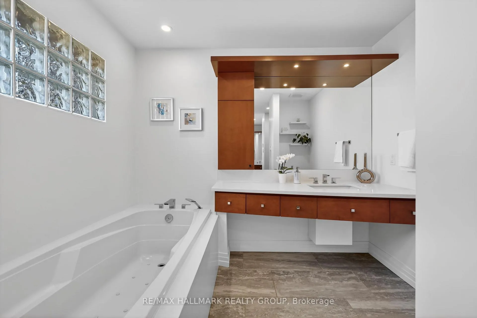 Photo 16 of 1934 Lenester Avenue, Ottawa, McKellar Heights/Glabar Park — HOMEH