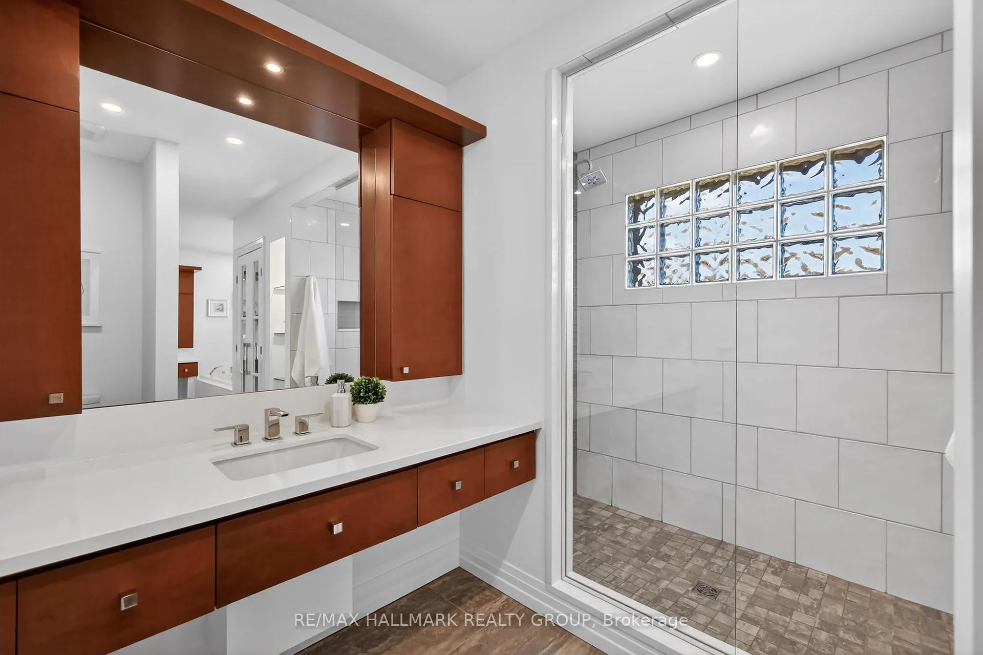 Photo 17 of 1934 Lenester Avenue, Ottawa, McKellar Heights/Glabar Park — HOMEH