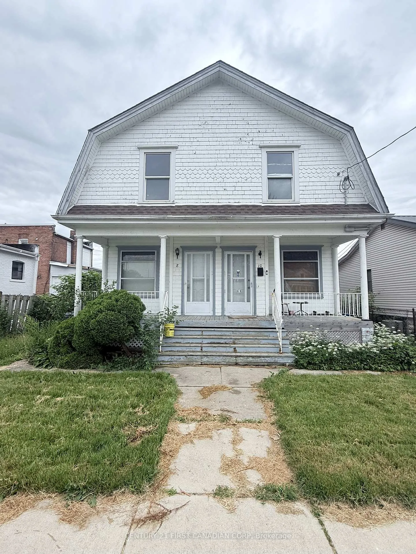 Front of 8-10 Hillyard Street