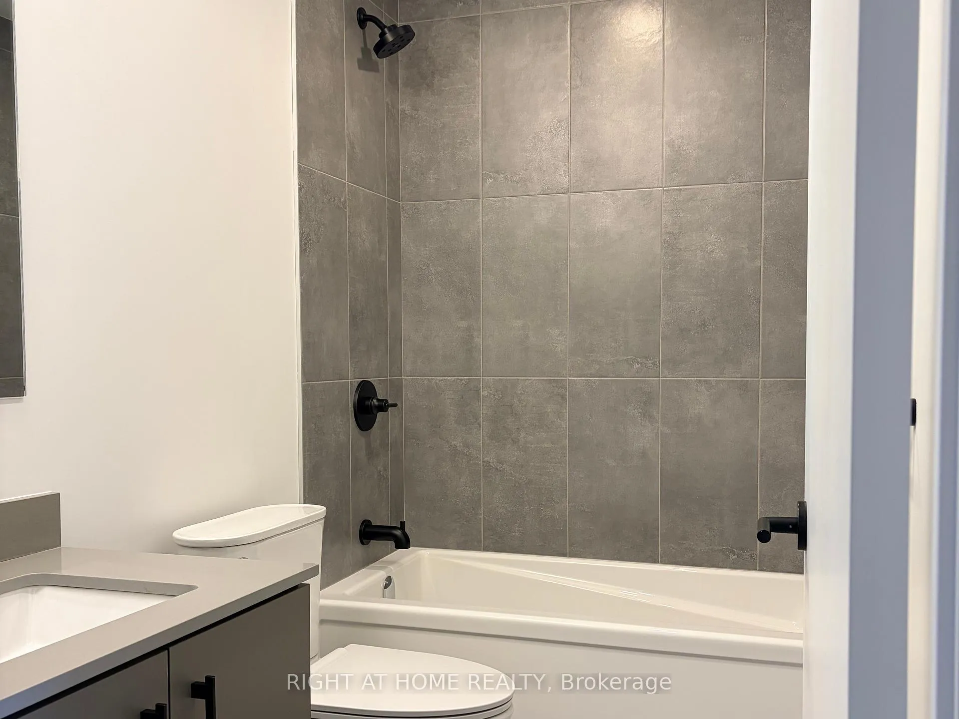 Photo 8 of Unit D801, 4878 Powers Common, Burlington, Alton — HOMEH