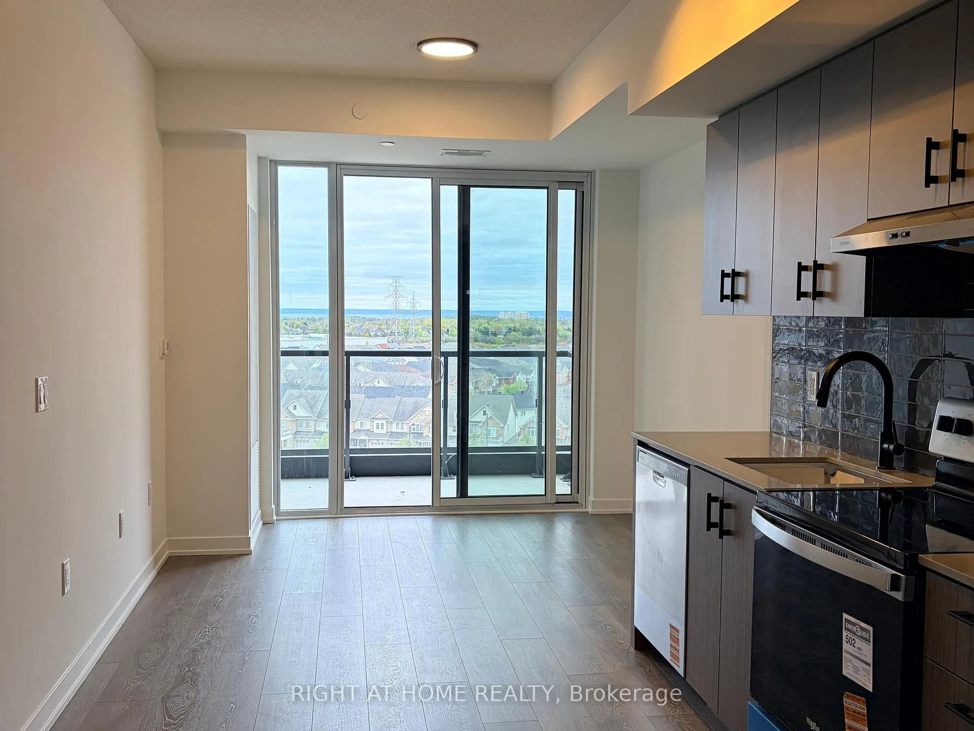 Photo 16 of Unit D801, 4878 Powers Common, Burlington, Alton — HOMEH