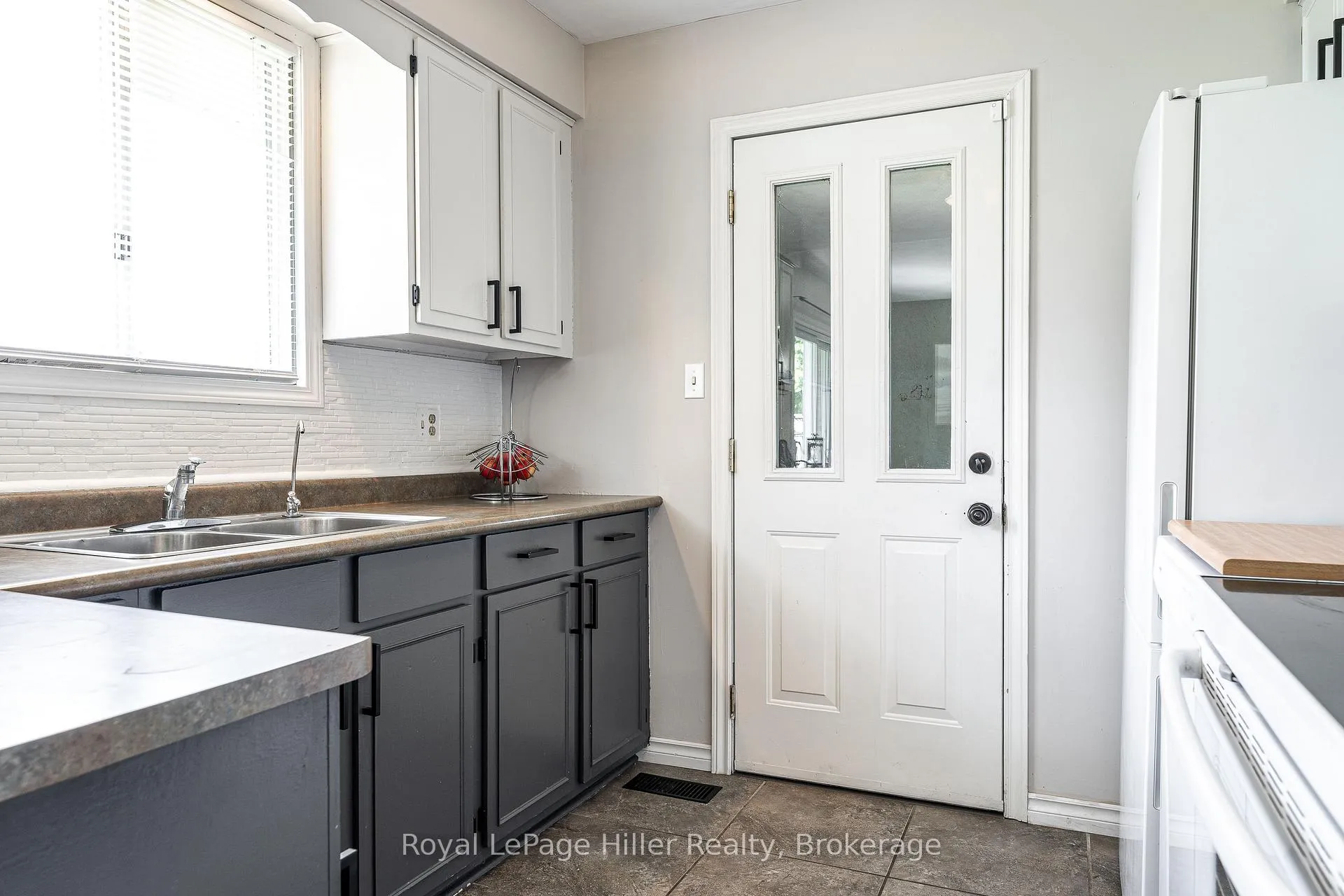 Photo 16 of 9 Simpson Court, Stratford — HOMEH