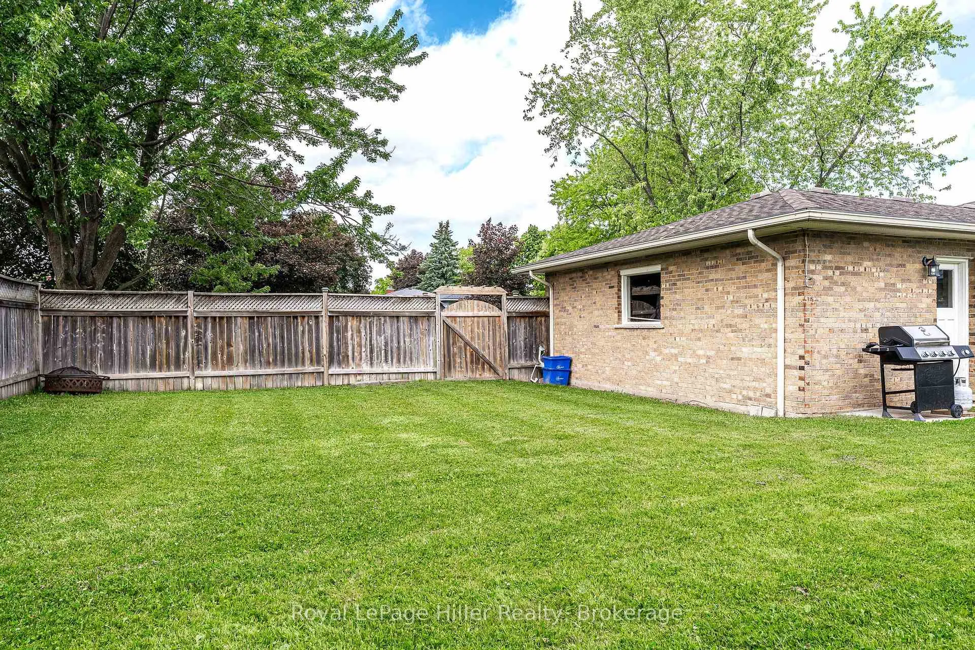 Photo 37 of 9 Simpson Court, Stratford — HOMEH