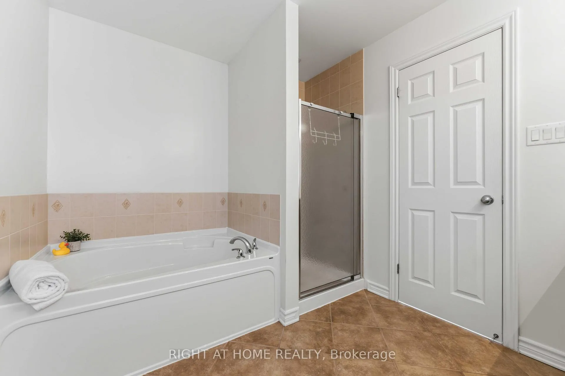 Photo 29 of 467 Paul Metivier Drive, Ottawa, Barrhaven - Strandherd — HOMEH