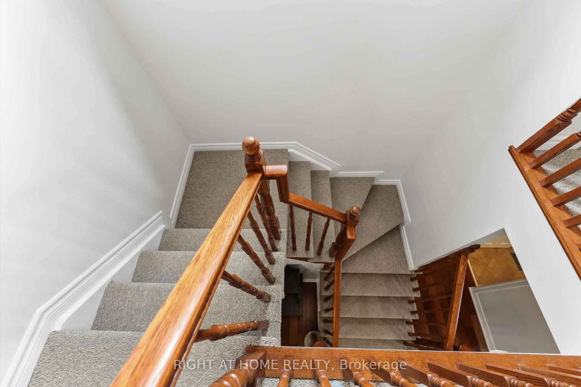 Photo 37 of 467 Paul Metivier Drive, Ottawa, Barrhaven - Strandherd — HOMEH