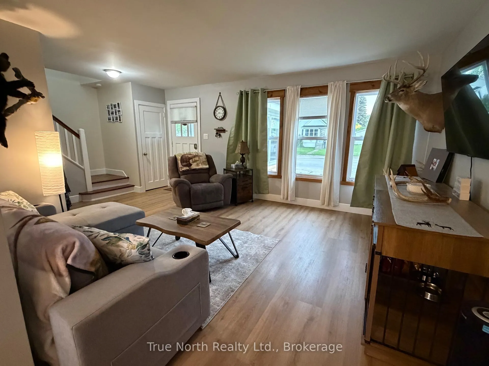 Photo 3 of 35 Devonshire Street, Kapuskasing — HOMEH