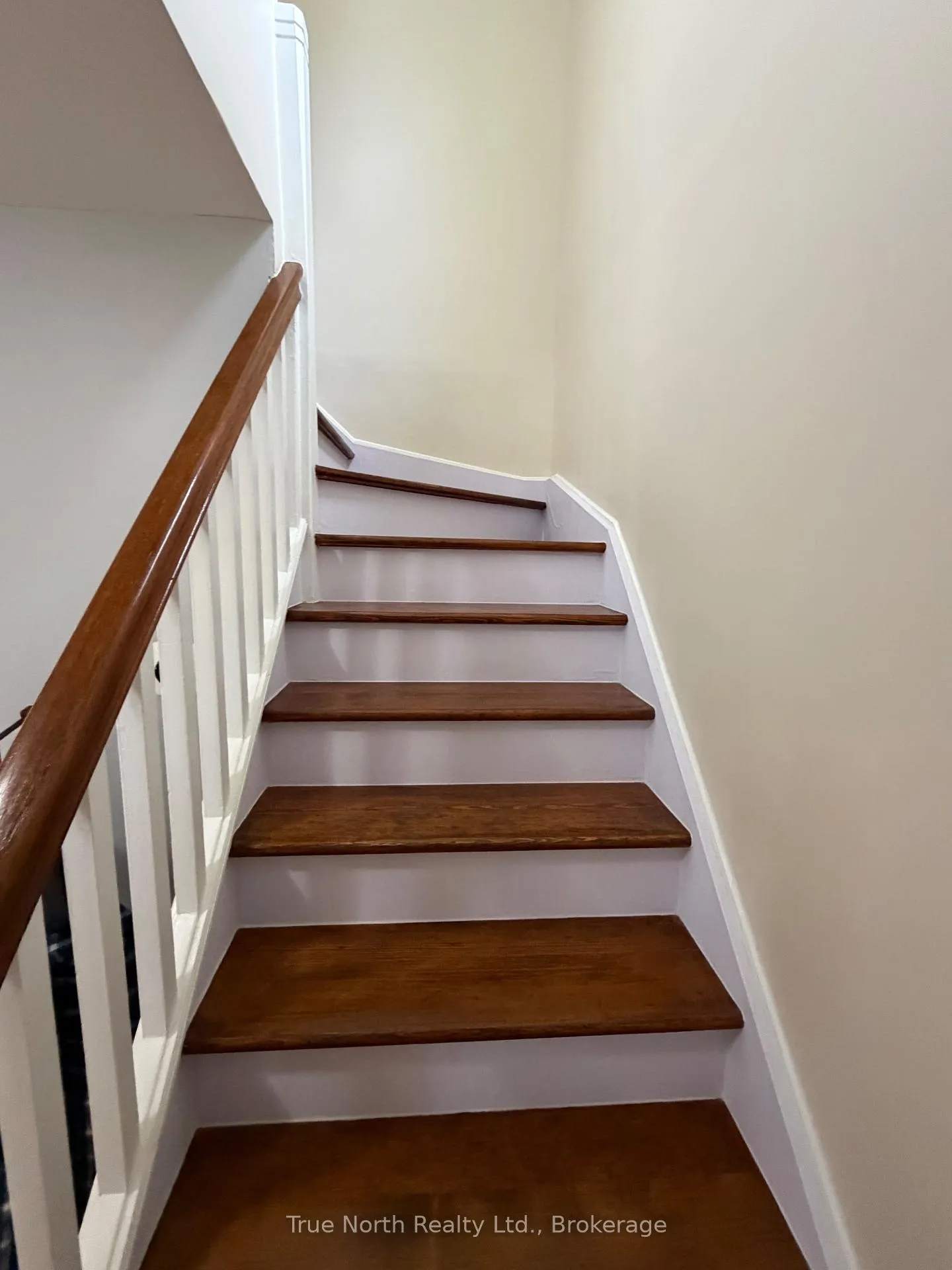 Photo 12 of 35 Devonshire Street, Kapuskasing — HOMEH