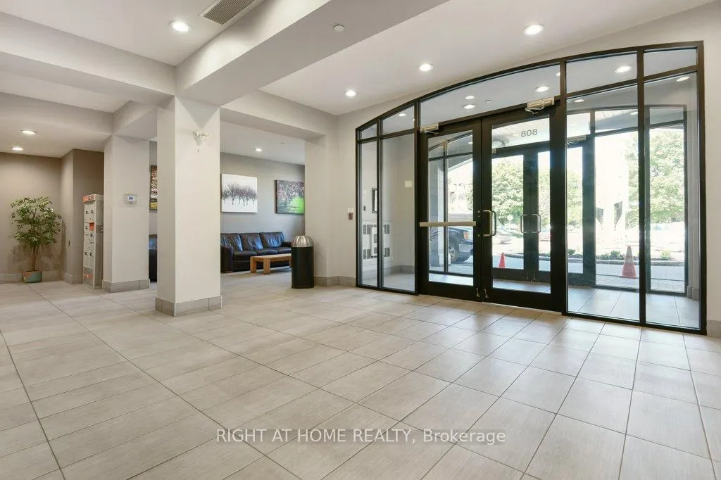 Photo 3 of Unit 409 - PH9, 808 Bronson Avenue, Ottawa, Dows Lake — HOMEH