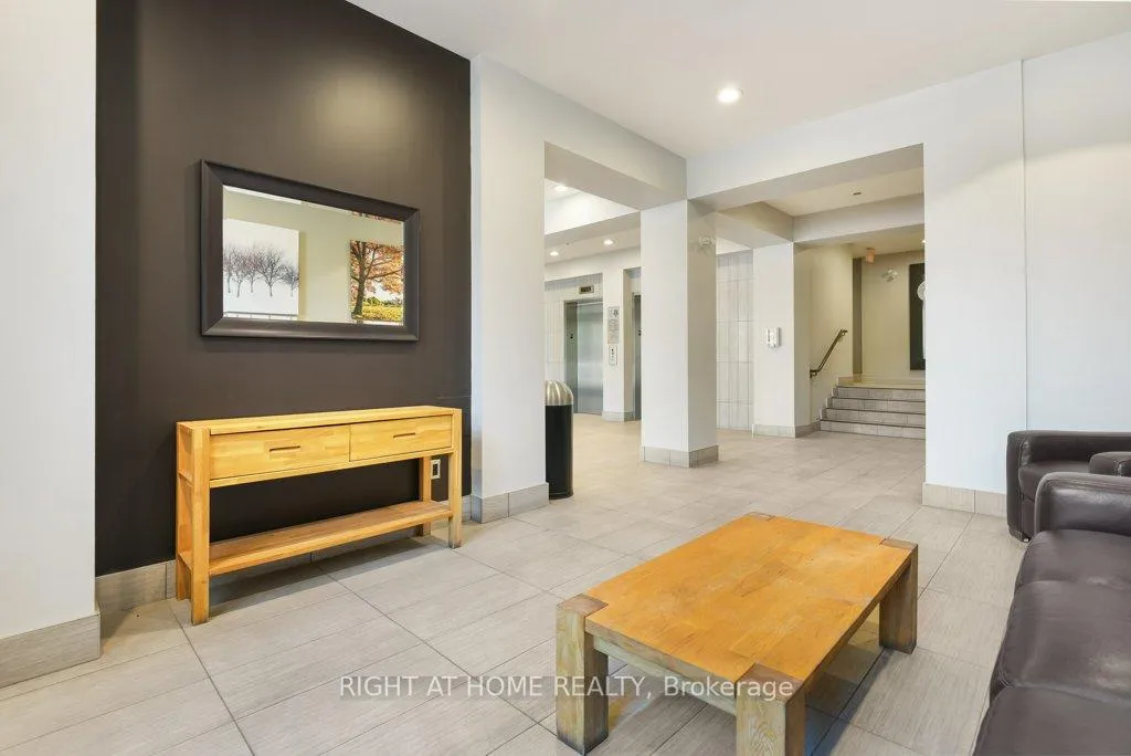 Photo 4 of Unit 409 - PH9, 808 Bronson Avenue, Ottawa, Dows Lake — HOMEH