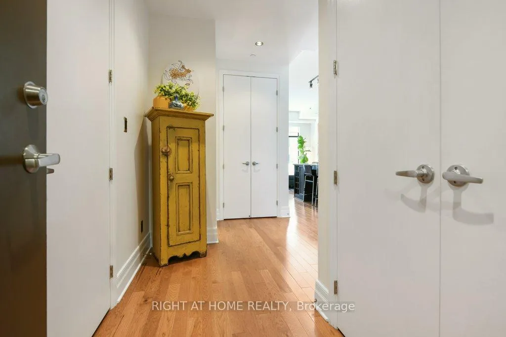 Photo 5 of Unit 409 - PH9, 808 Bronson Avenue, Ottawa, Dows Lake — HOMEH