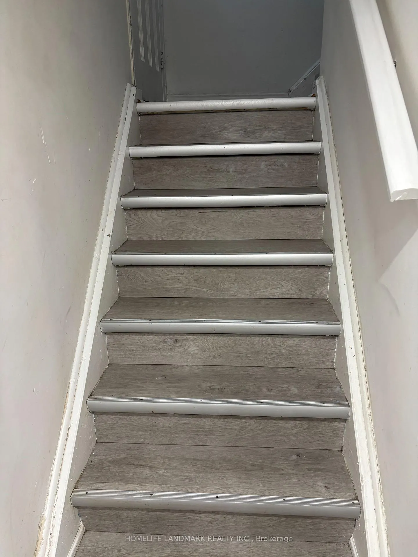 Photo 3 of Unit ( Lower ), 36 Neddie Drive, Scarborough, Tam O'Shanter-Sullivan — HOMEH