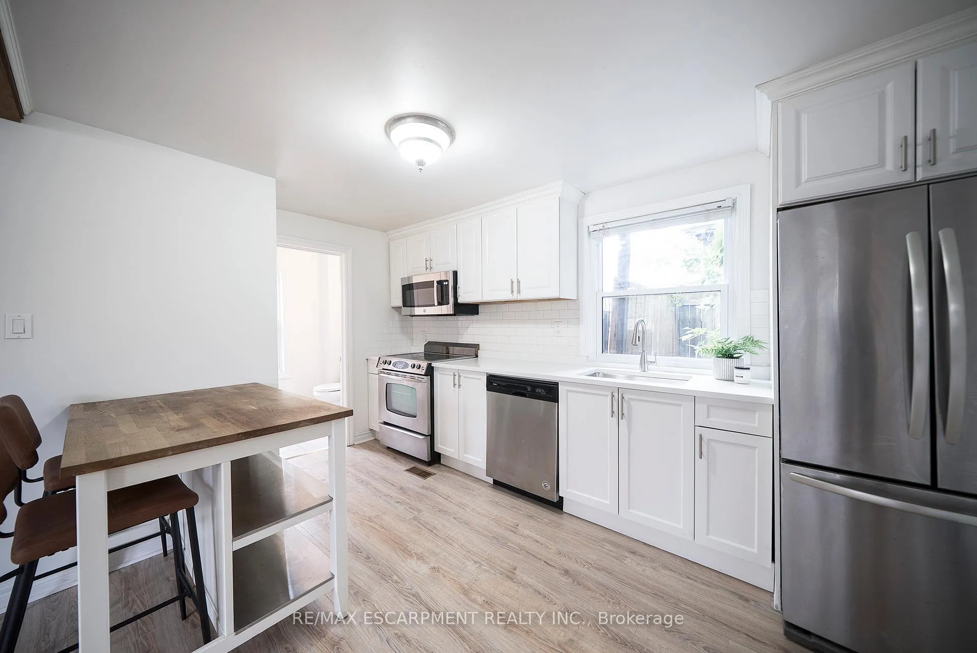 Photo 3 of 15 Margueretta Street, Brantford, Henderson-Sky Acres — HOMEH