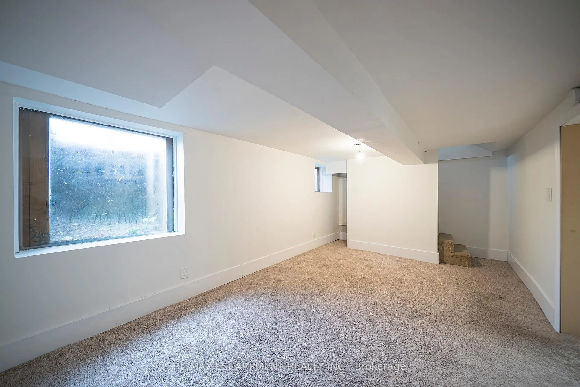 Photo 16 of 15 Margueretta Street, Brantford, Henderson-Sky Acres — HOMEH