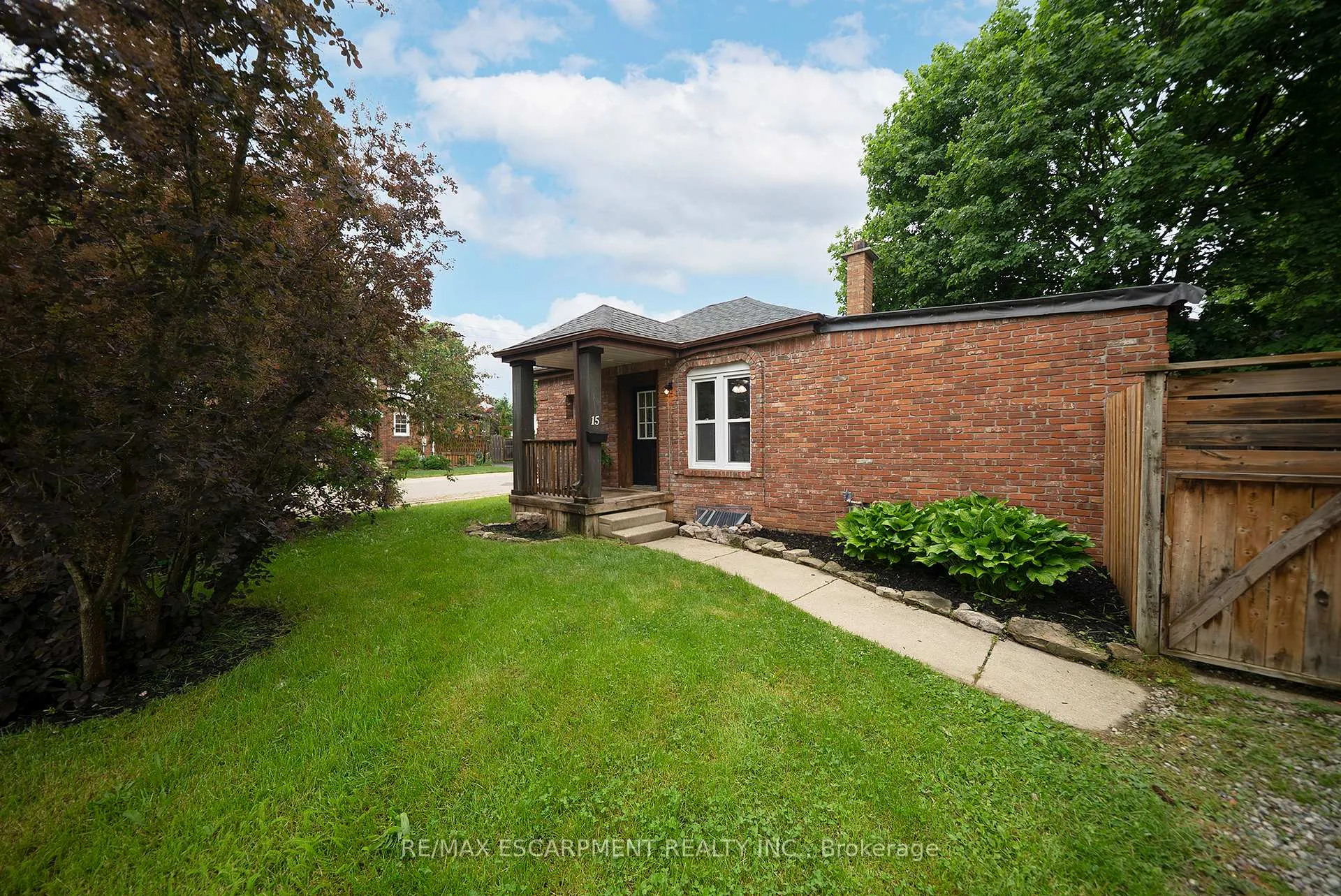 Photo 23 of 15 Margueretta Street, Brantford, Henderson-Sky Acres — HOMEH